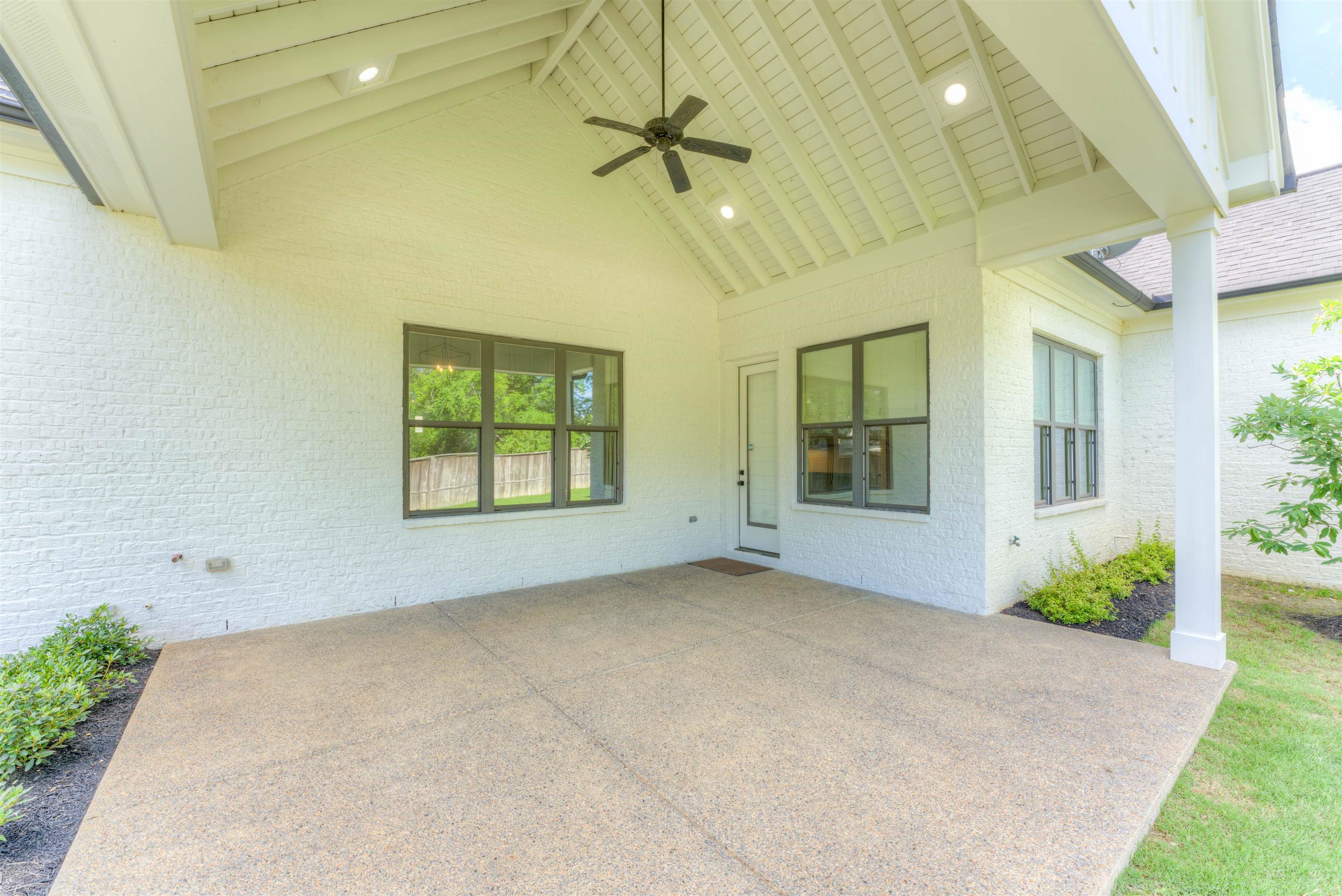 1283 Belfair Dr Property Photo 39