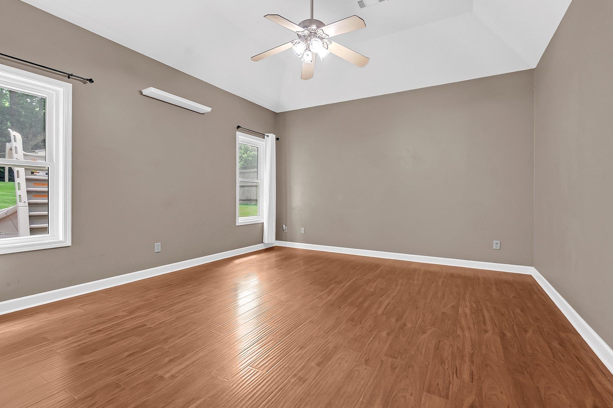 148 Claire Dr Property Photo 10