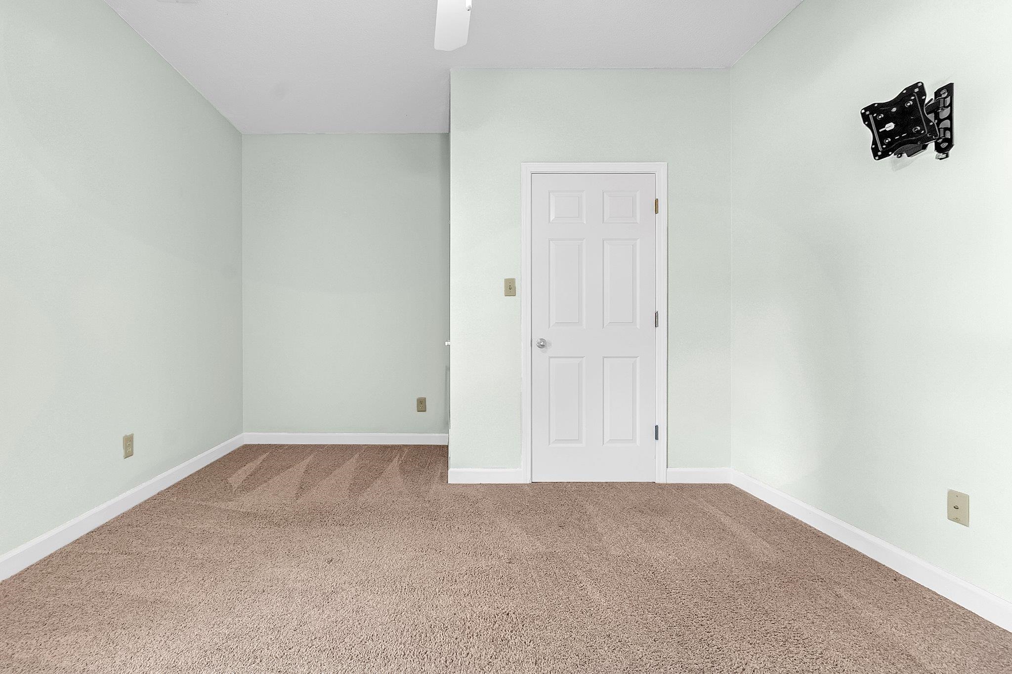 148 Claire Dr Property Photo 17