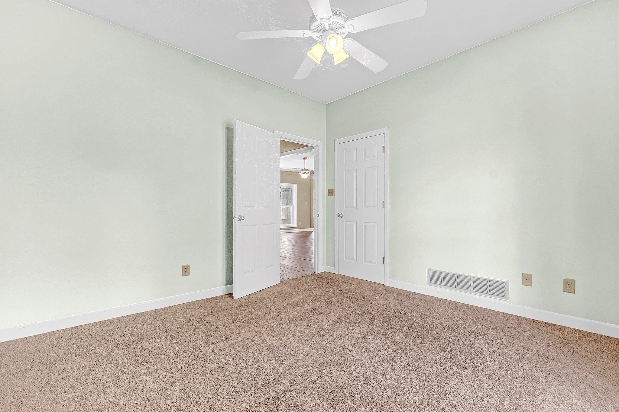 148 Claire Dr Property Photo 18