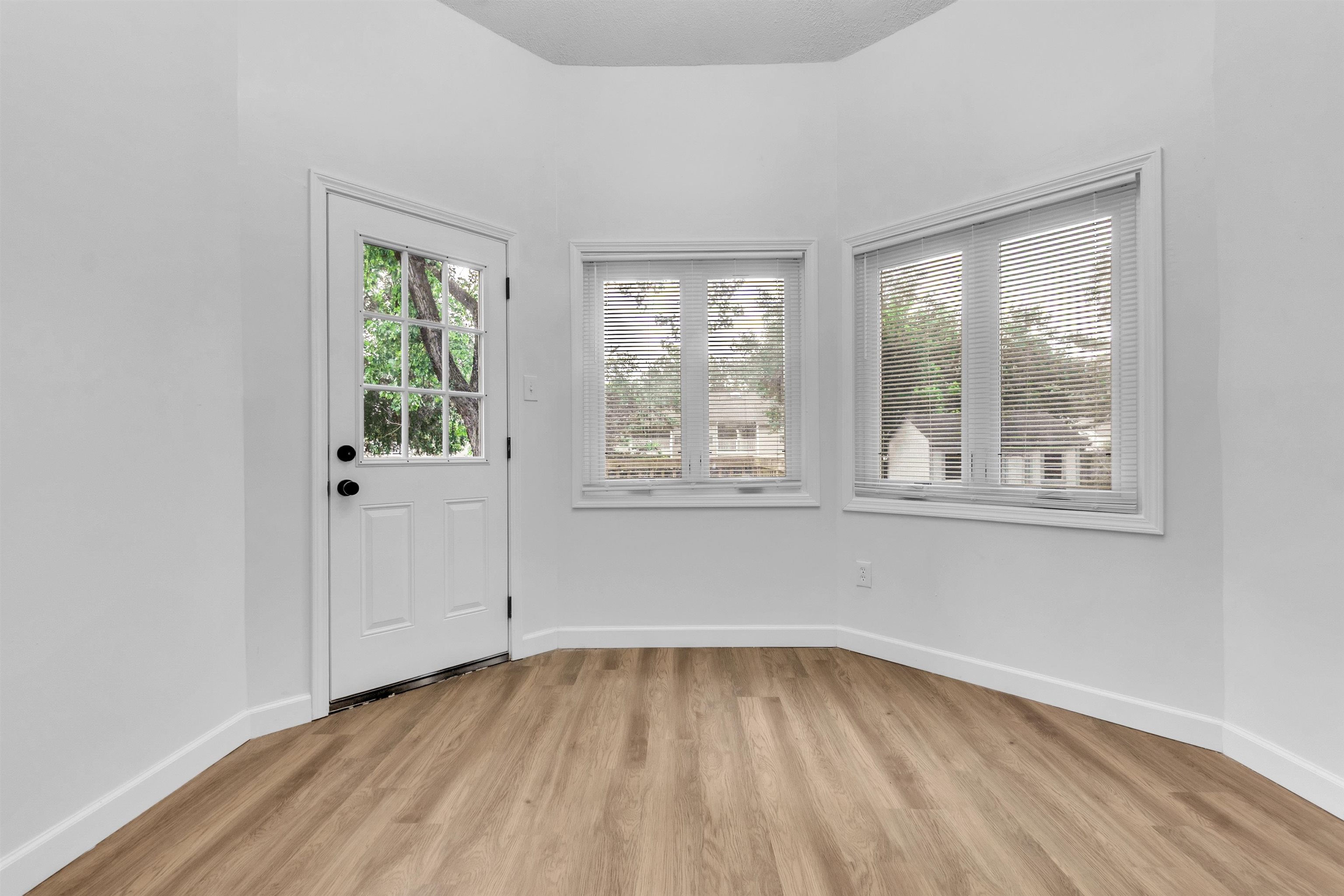 488 W Regis Pl Property Photo 9