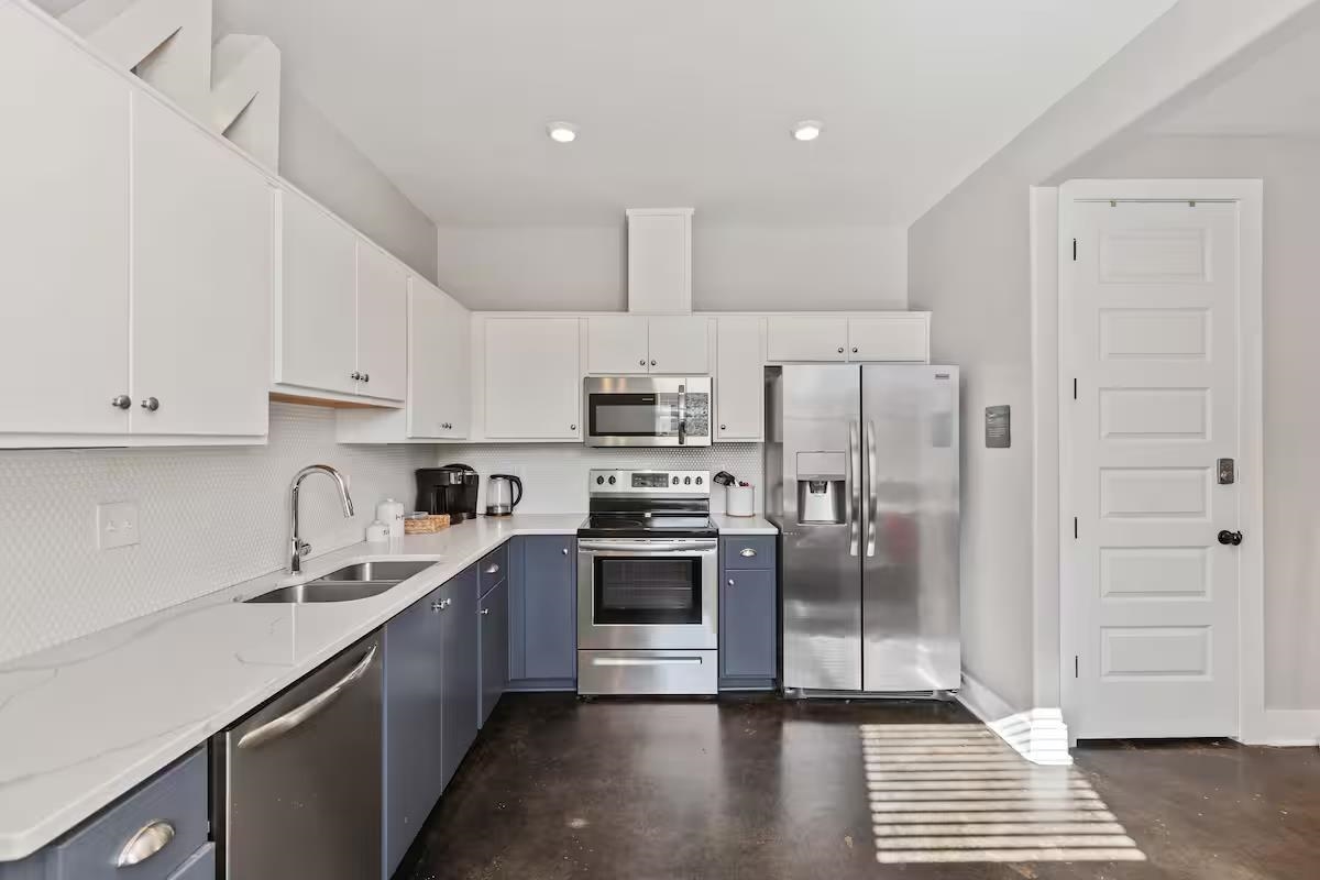 912 New York St Property Photo 5