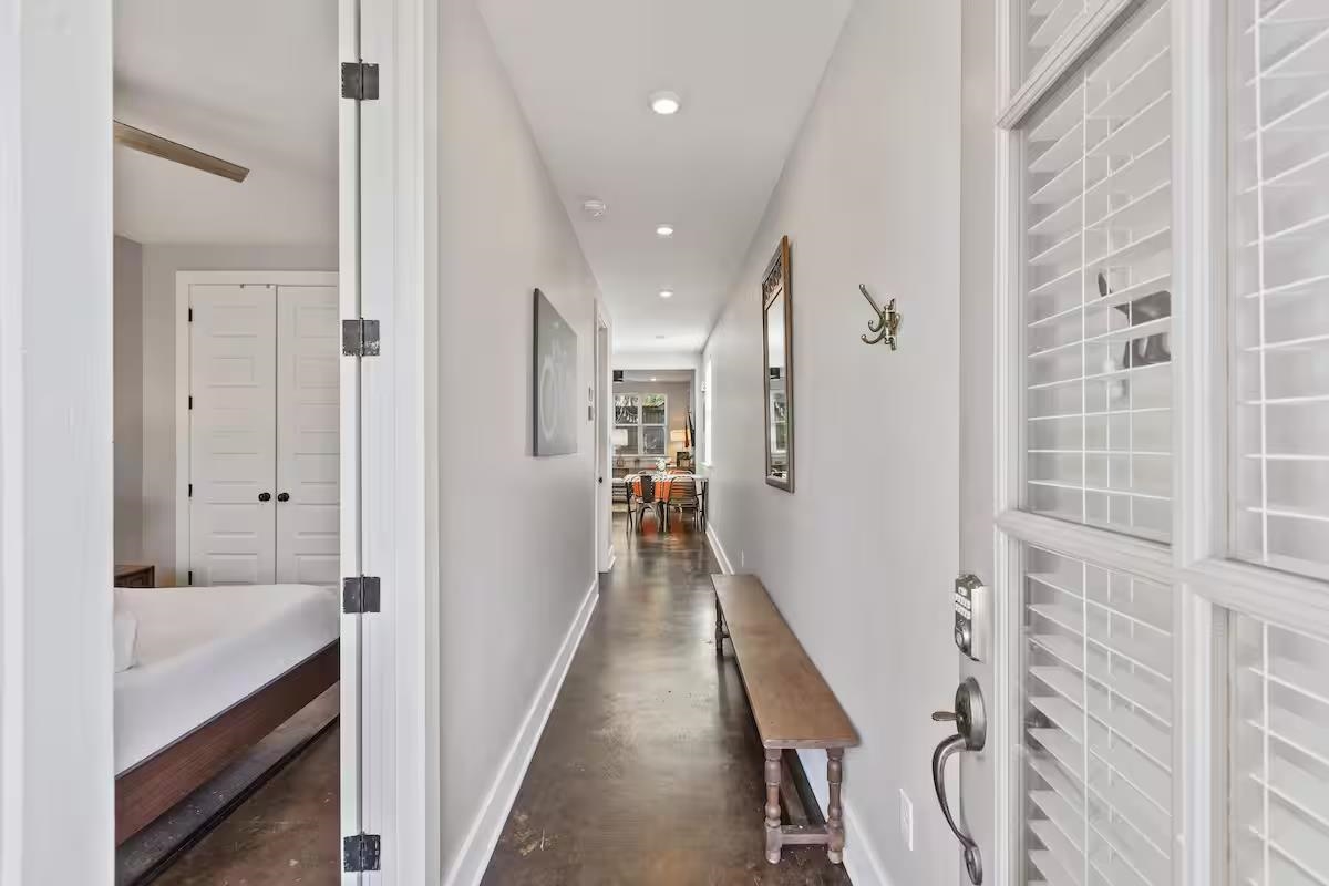 912 New York St Property Photo 21