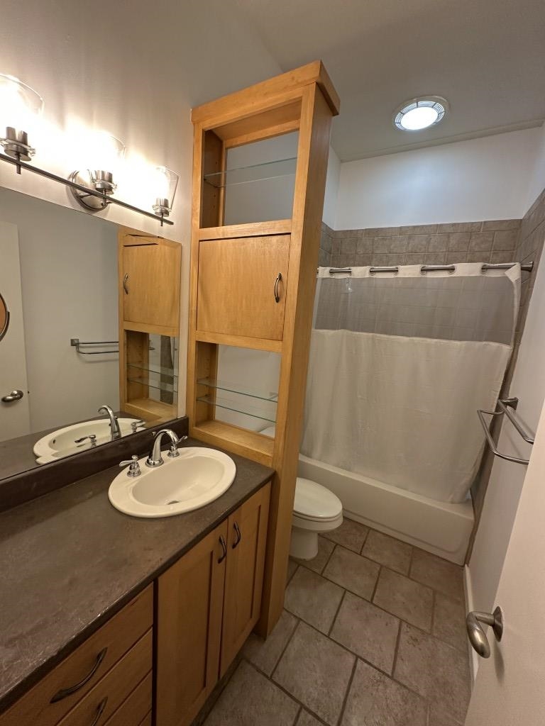 413 S Main St 205 Property Photo 7