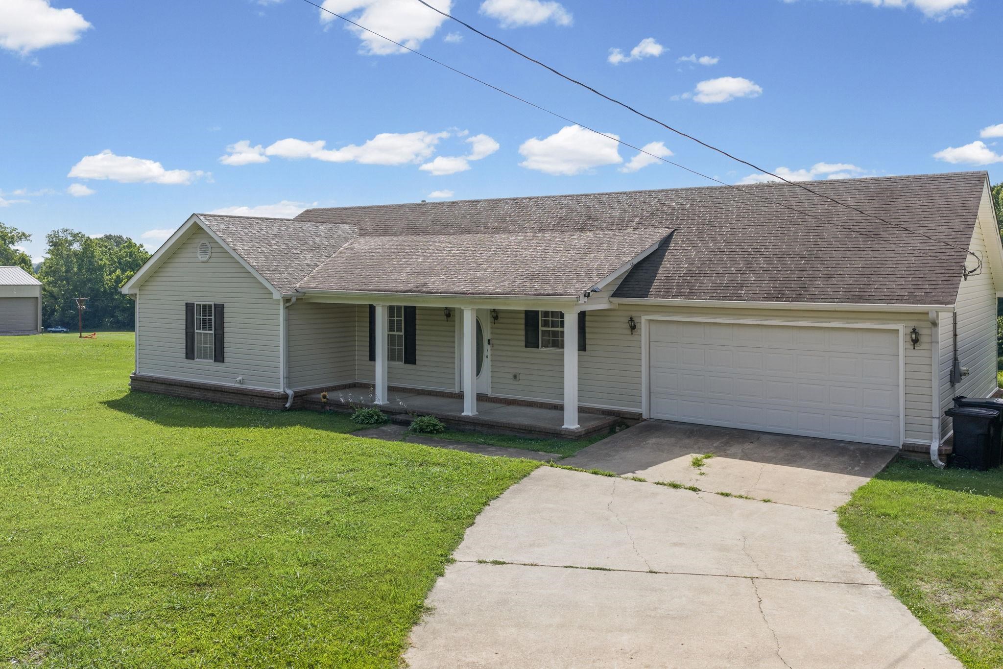 1140 Long Rd Property Photo 1