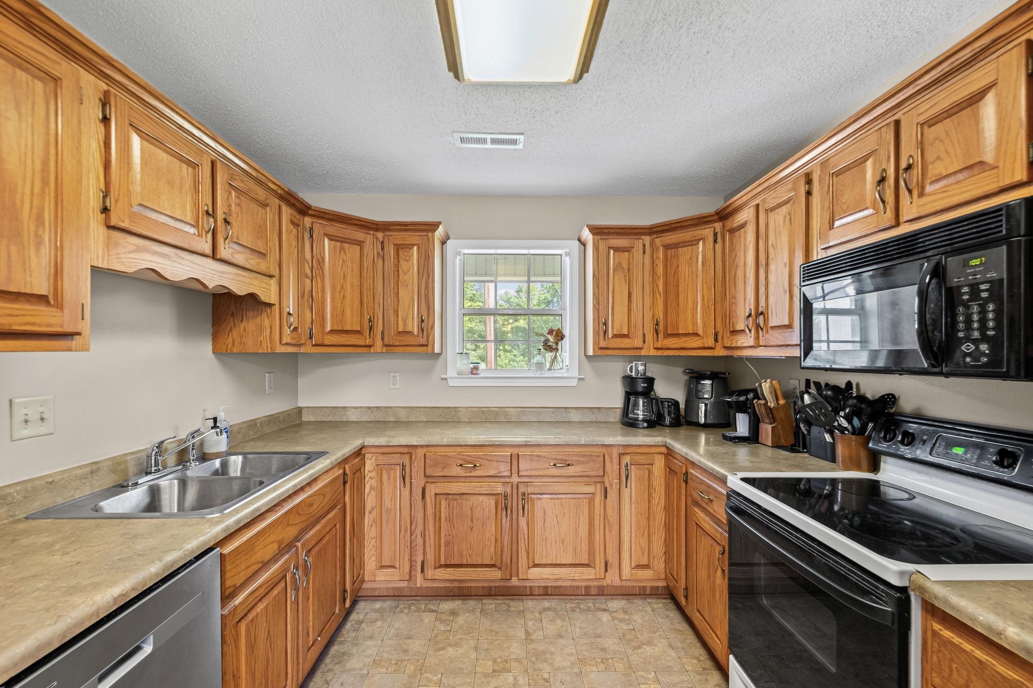 1140 Long Rd Property Photo 16