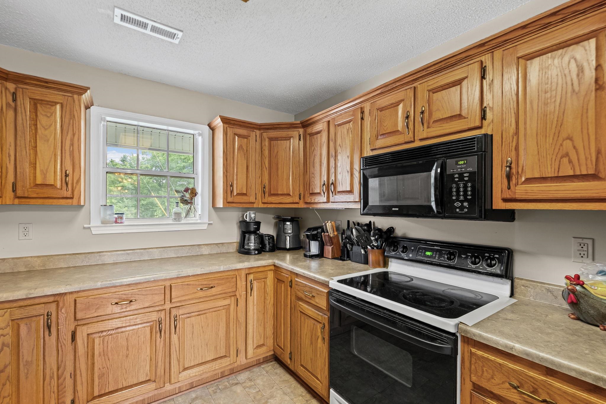 1140 Long Rd Property Photo 17
