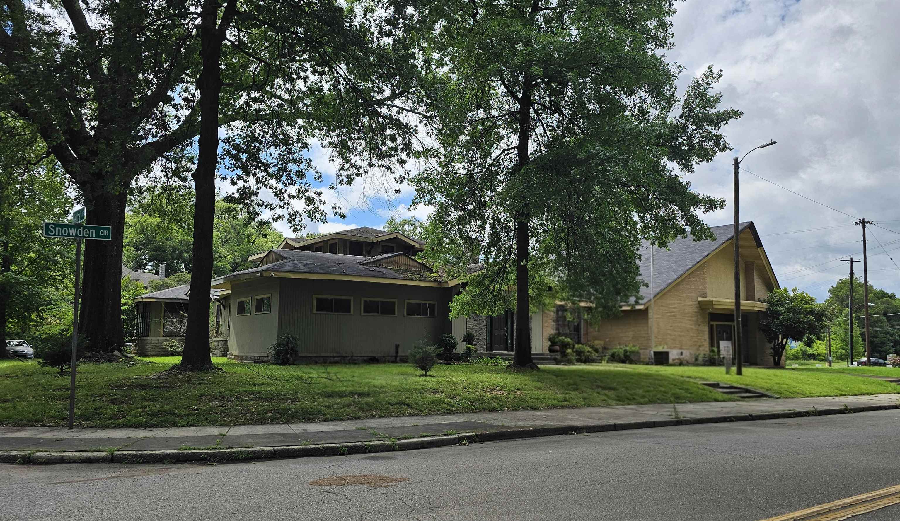 1293 Lamar Ave Property Photo 5
