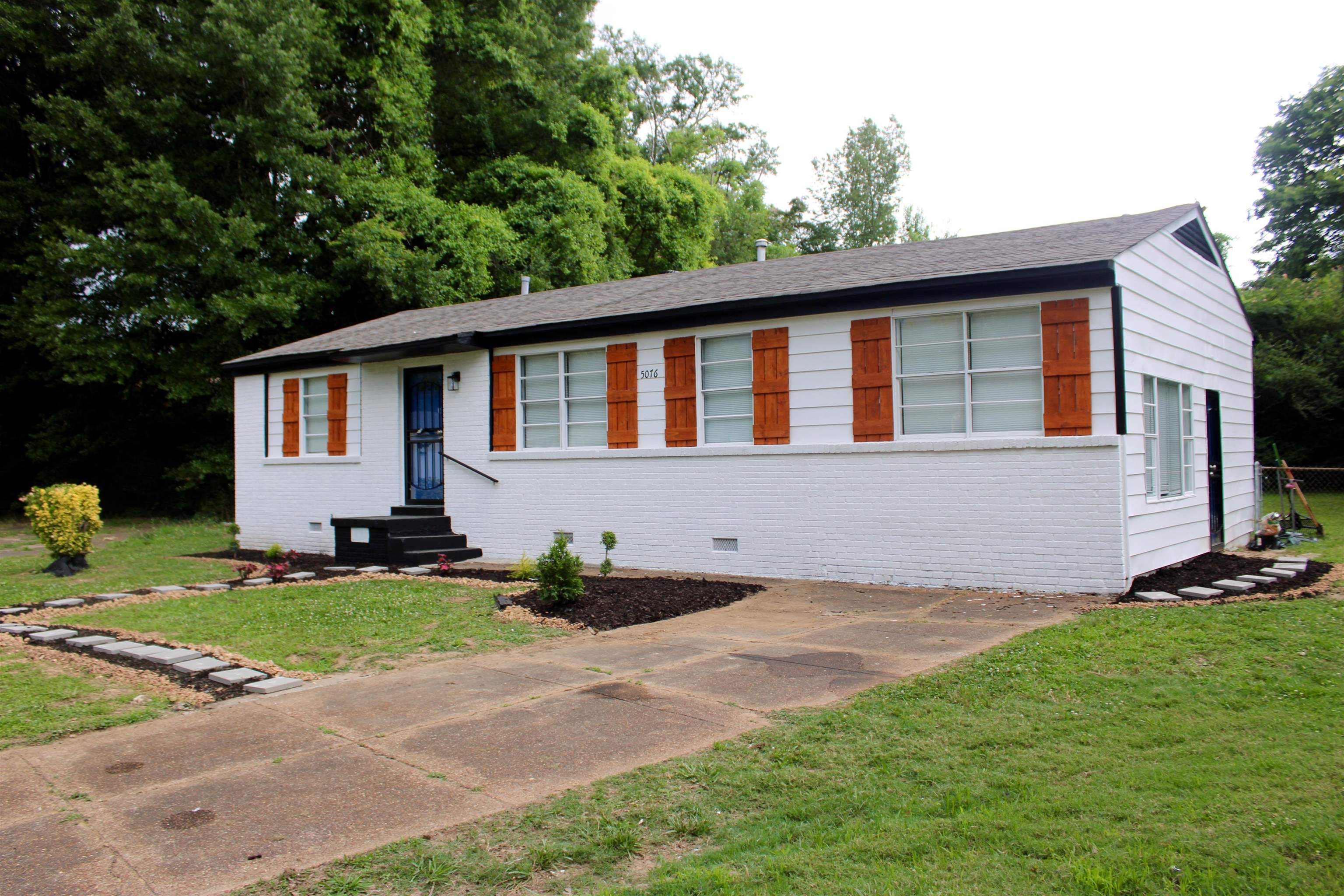 5076 Newton Dr Property Photo 20