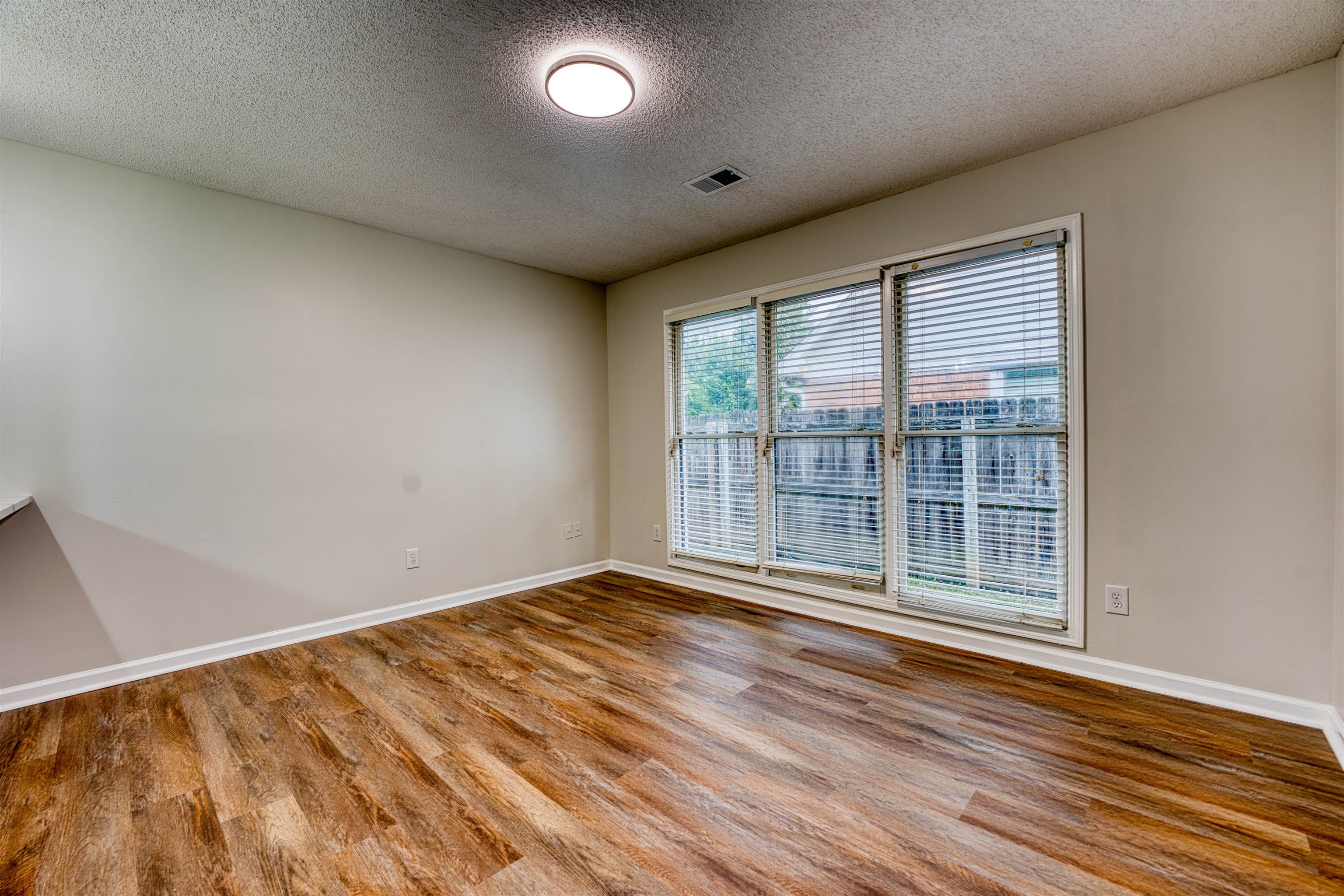 8936 Rowley Cv Property Photo 16