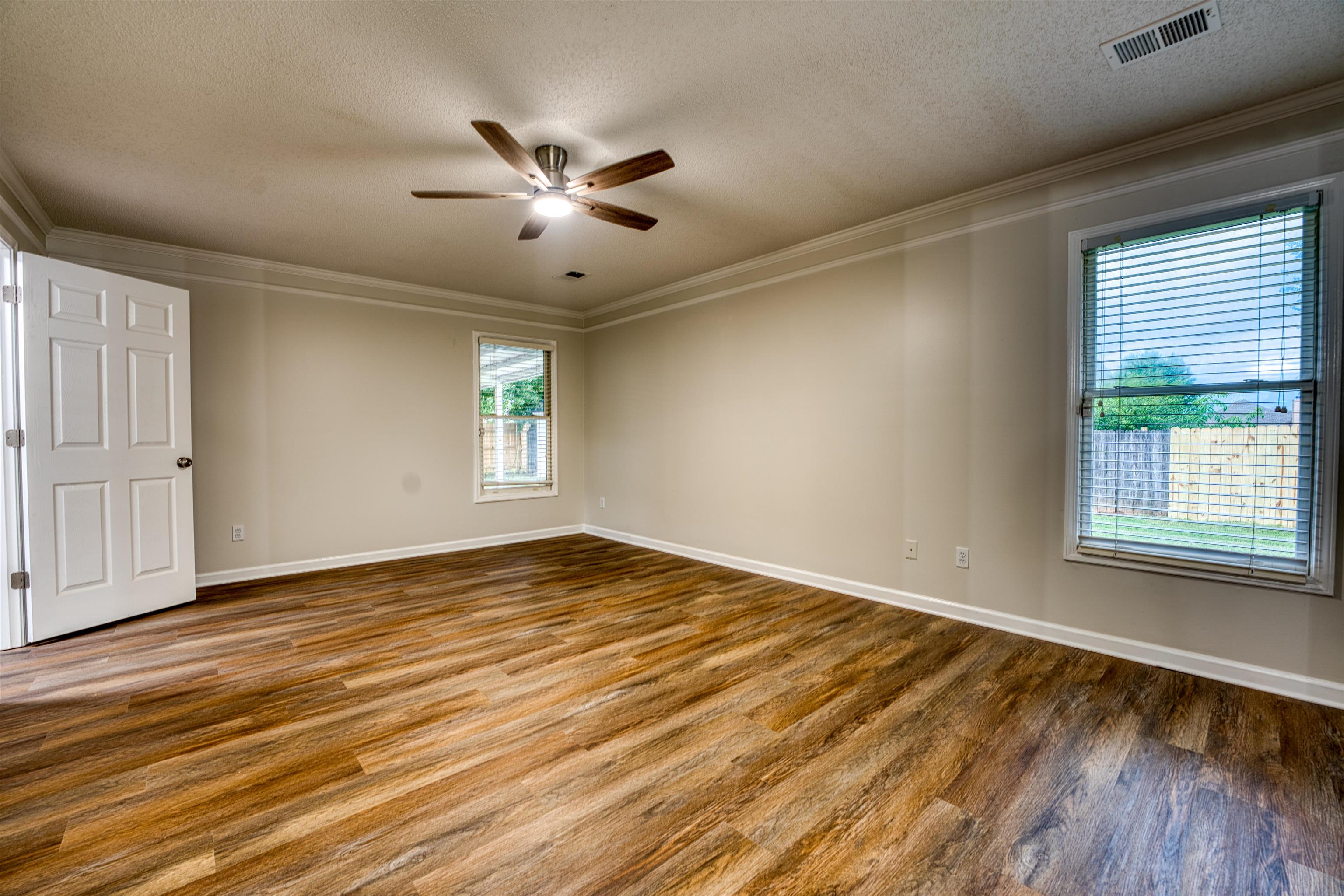 8936 Rowley Cv Property Photo 17