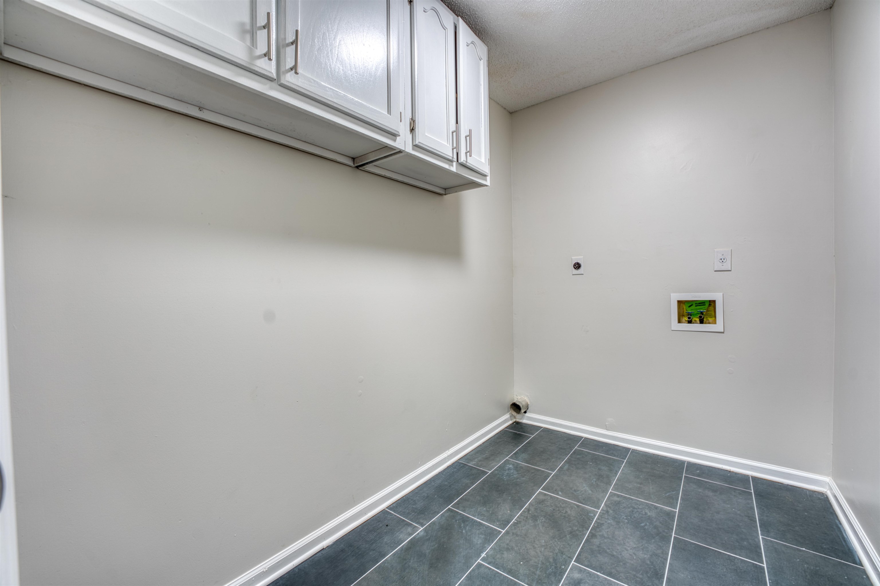 8936 Rowley Cv Property Photo 28