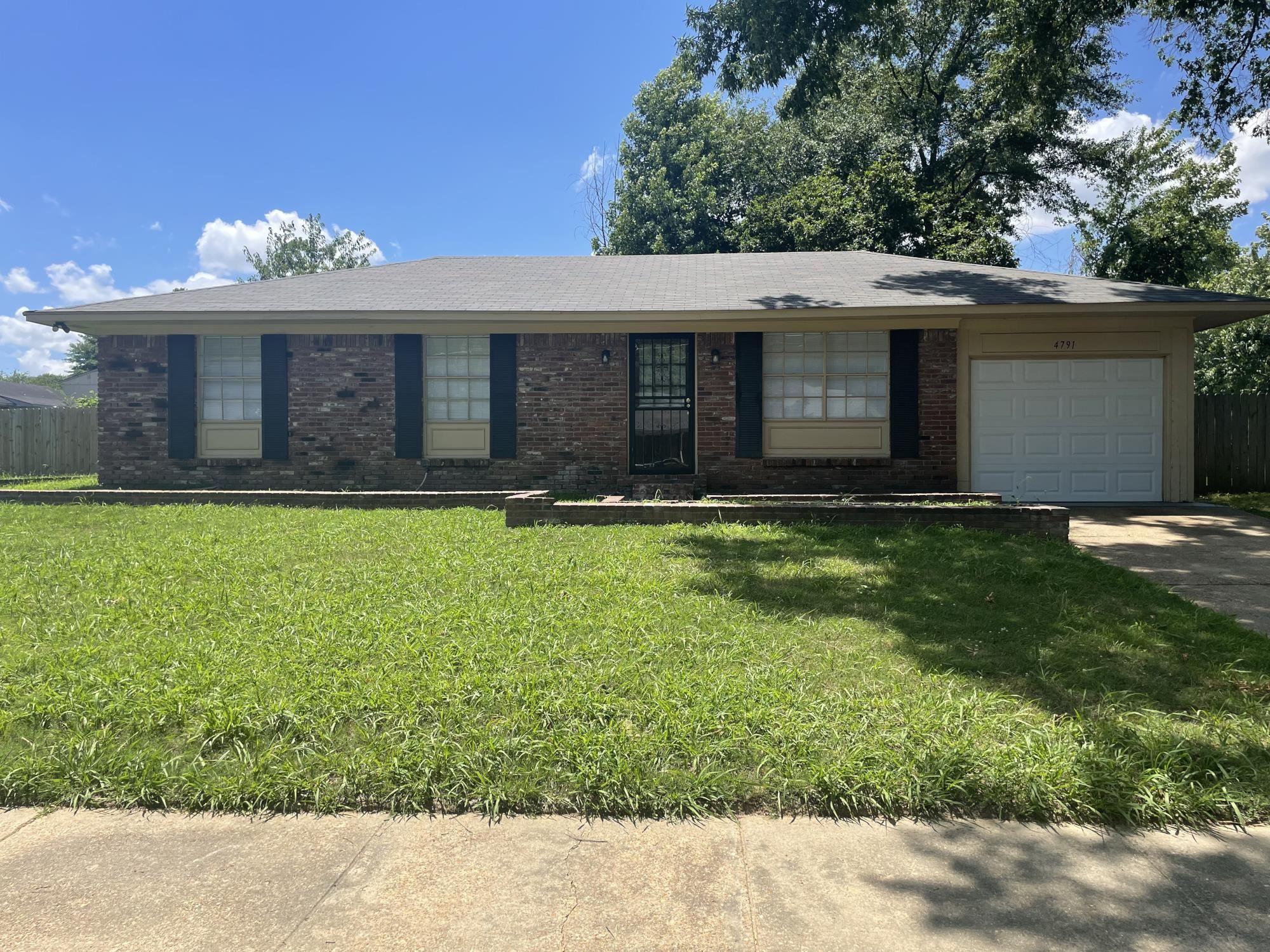 4791 Gill Dr Property Photo 1
