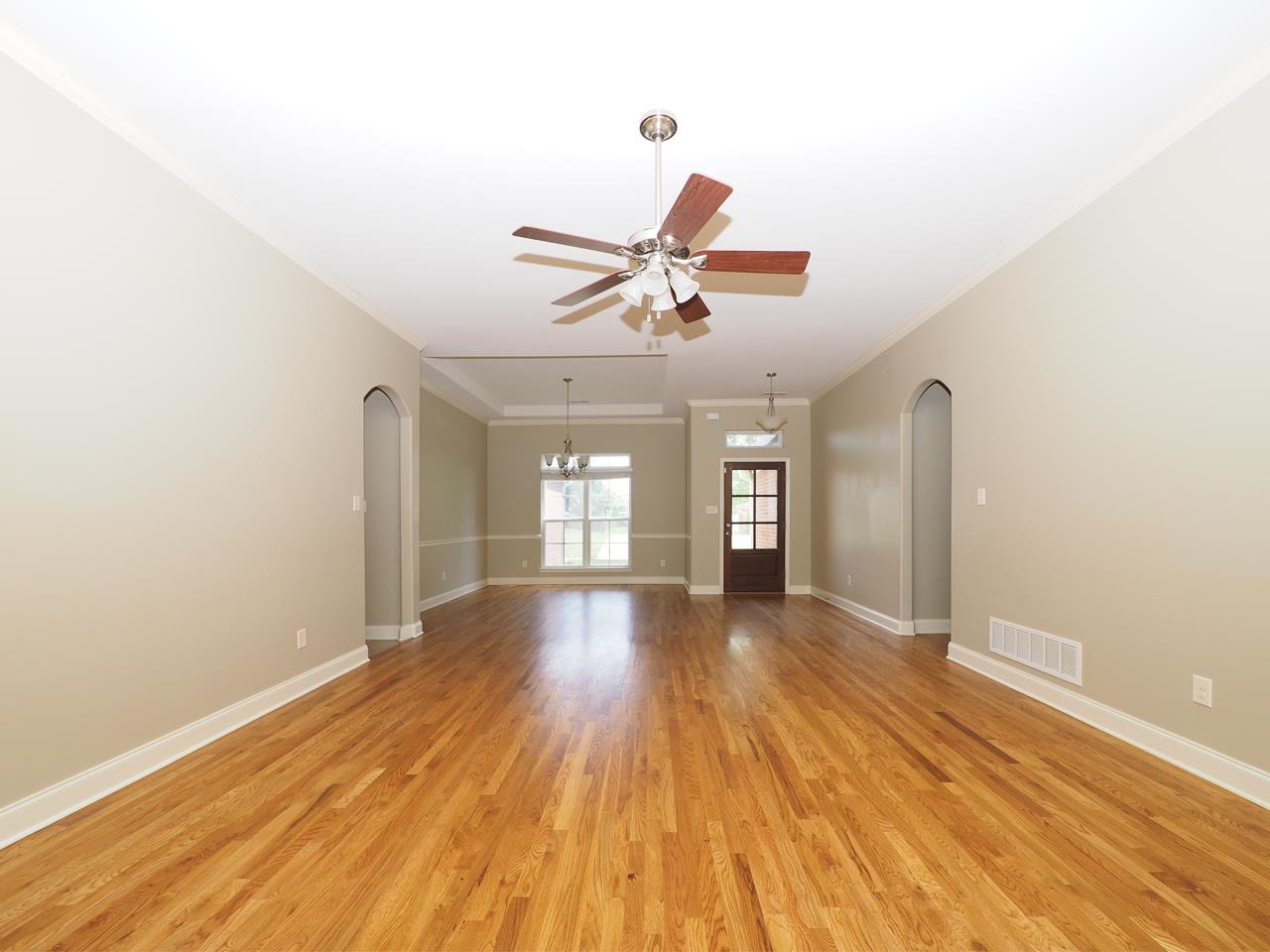 400 Eagle Valley Dr Property Photo 6
