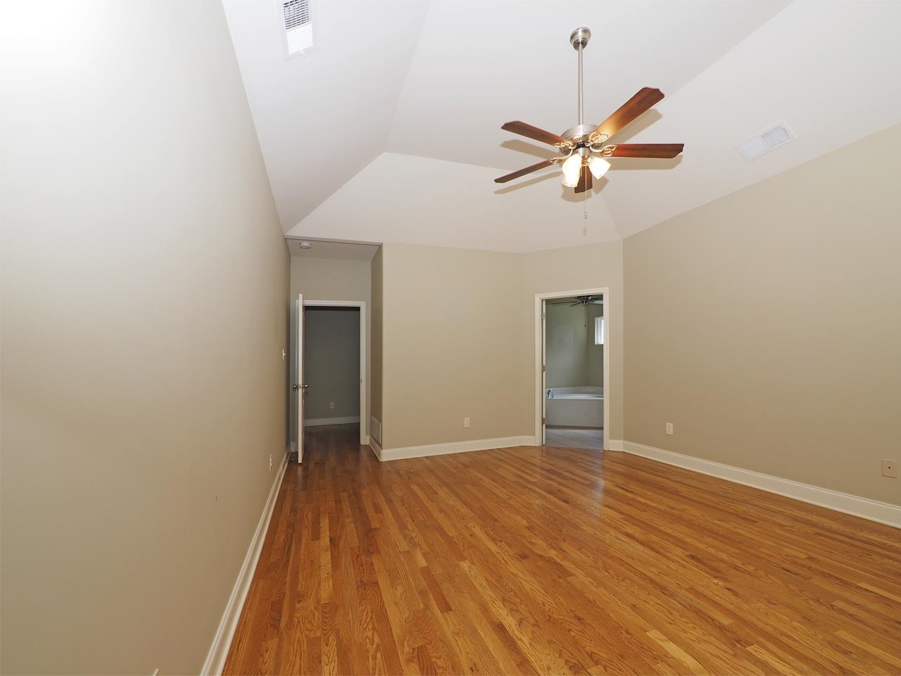 400 Eagle Valley Dr Property Photo 14