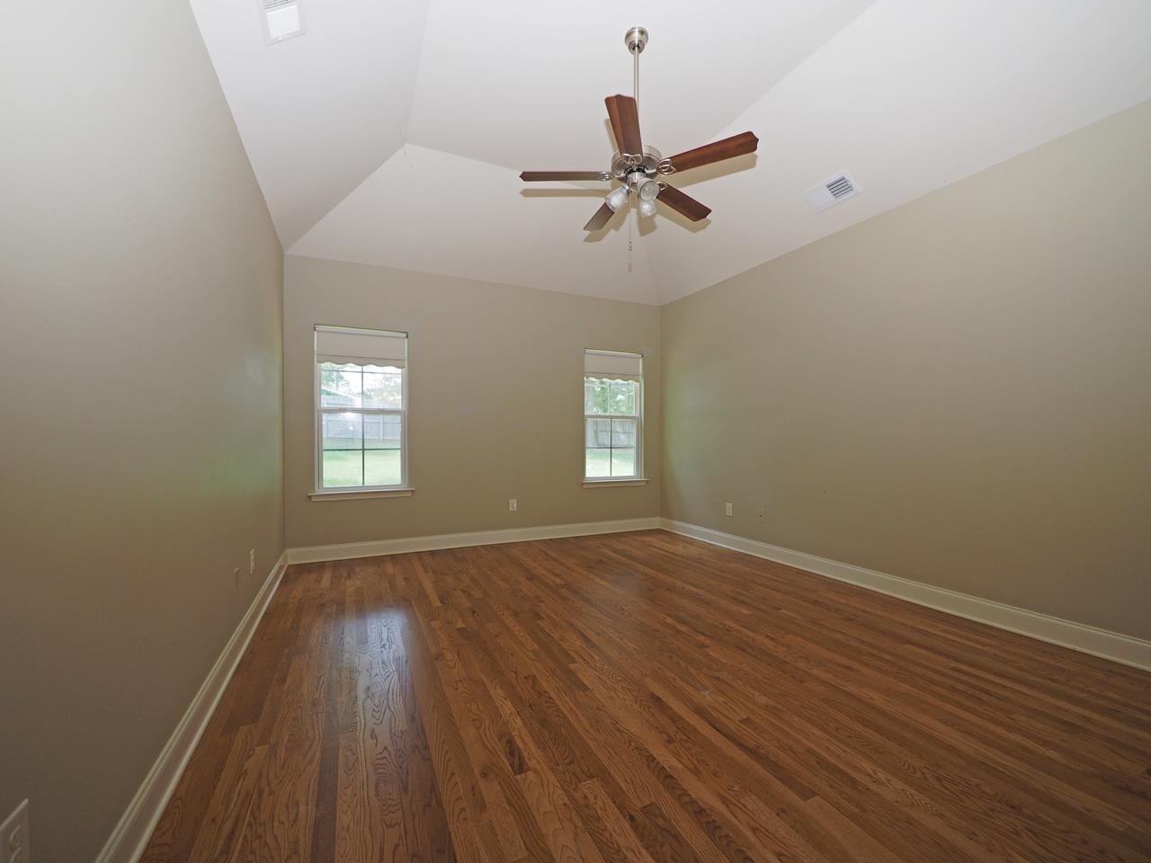 400 Eagle Valley Dr Property Photo 15