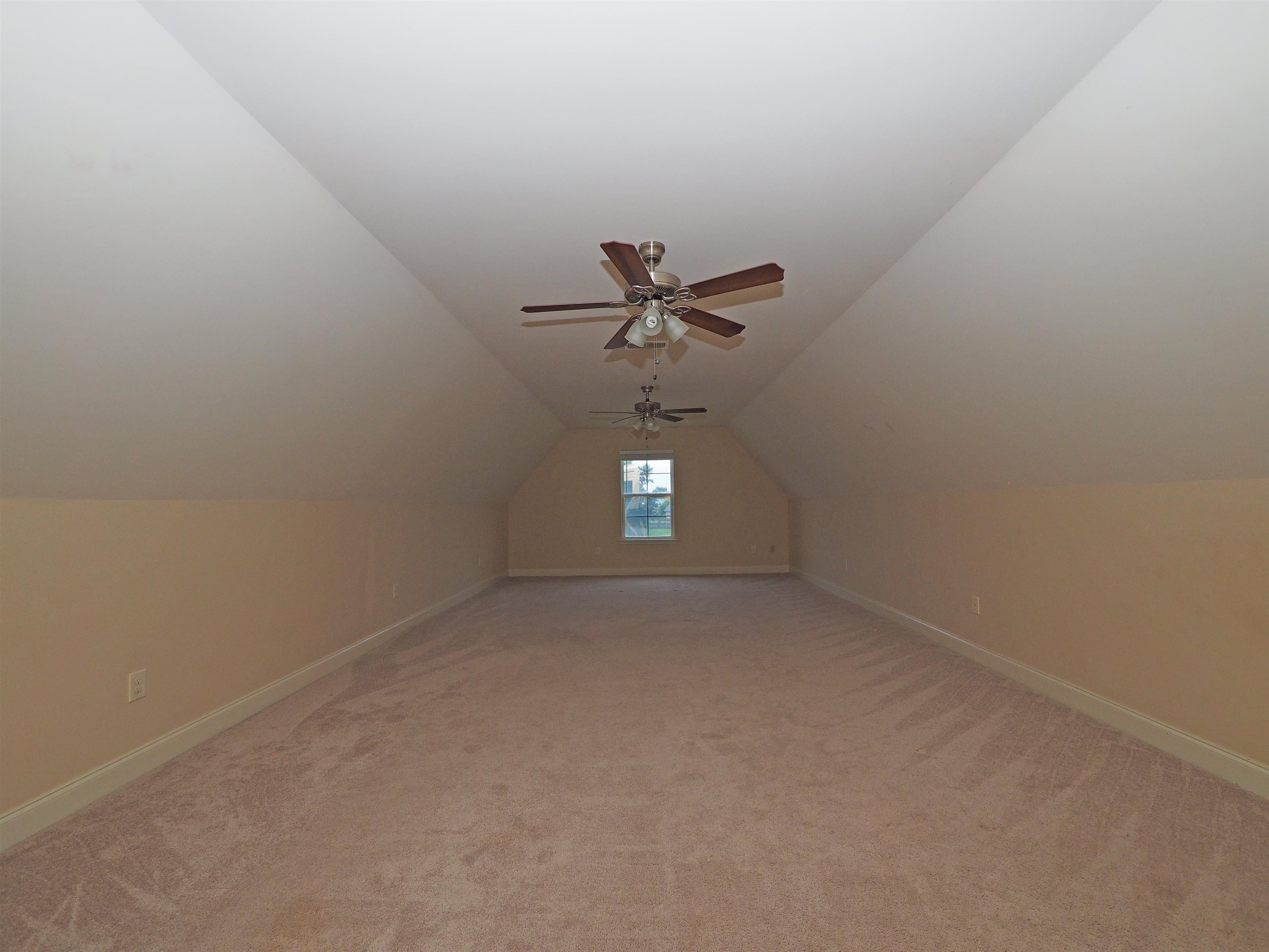400 Eagle Valley Dr Property Photo 21