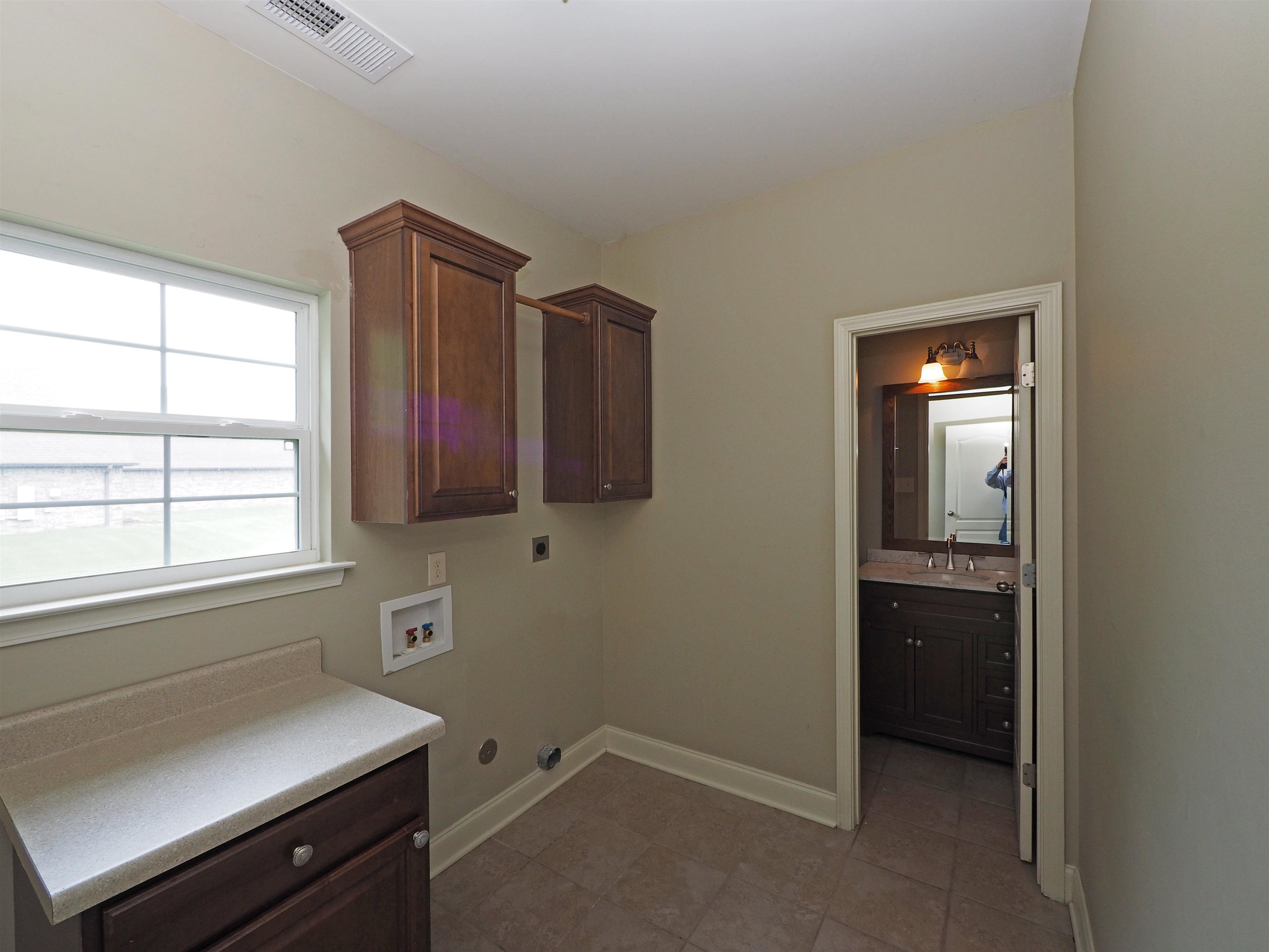 400 Eagle Valley Dr Property Photo 23