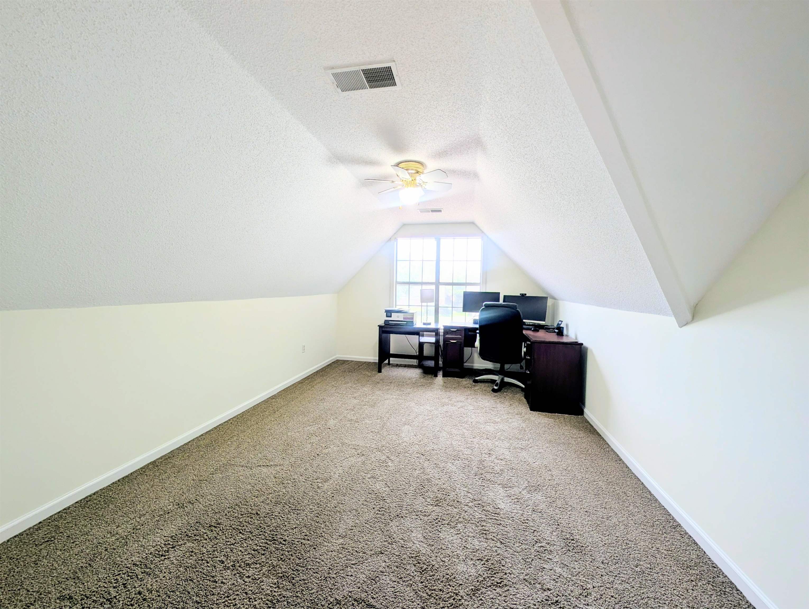 96 Berryfield Cv Property Photo 28