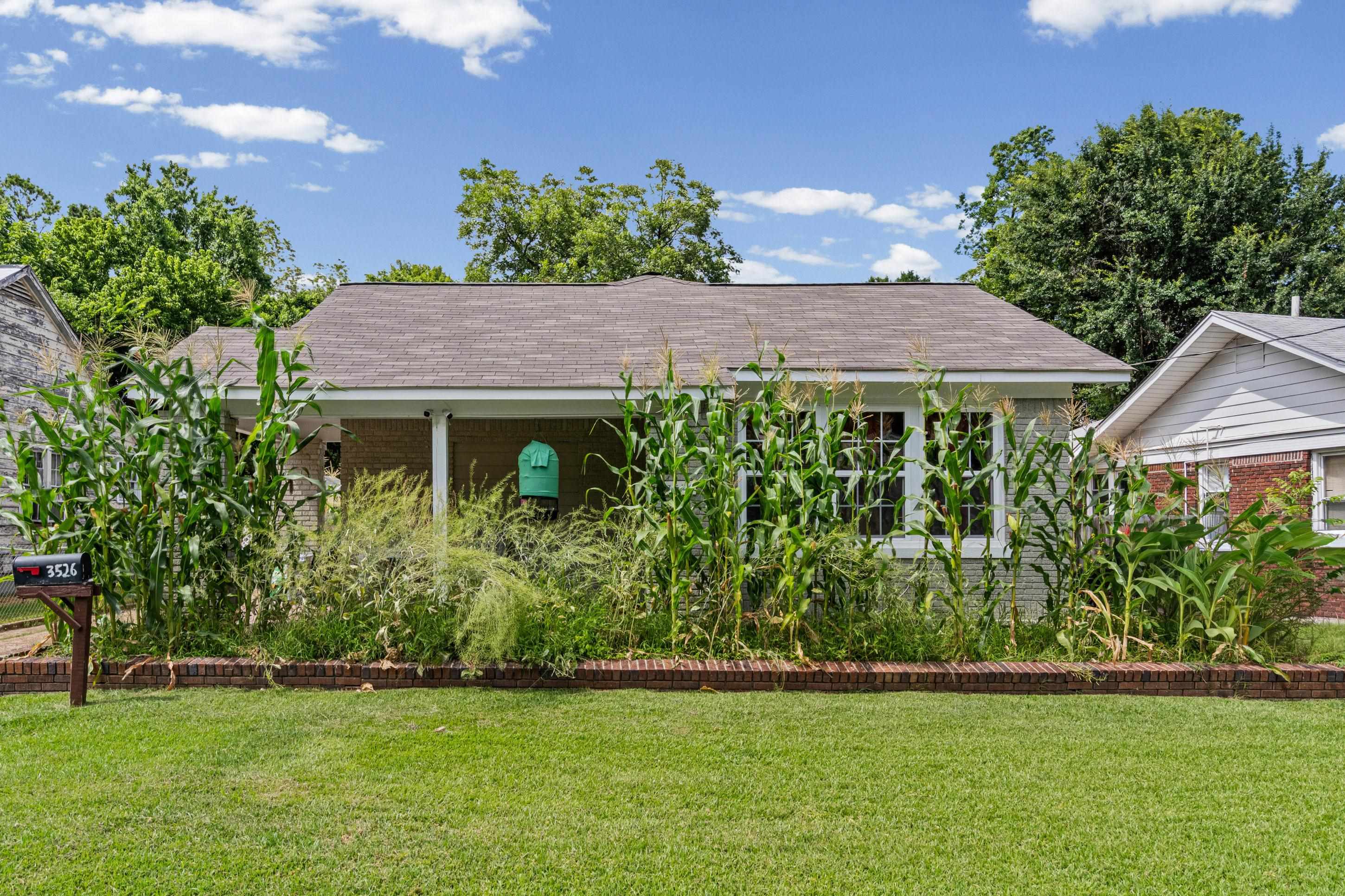 3526 Powell Ave Property Photo 1