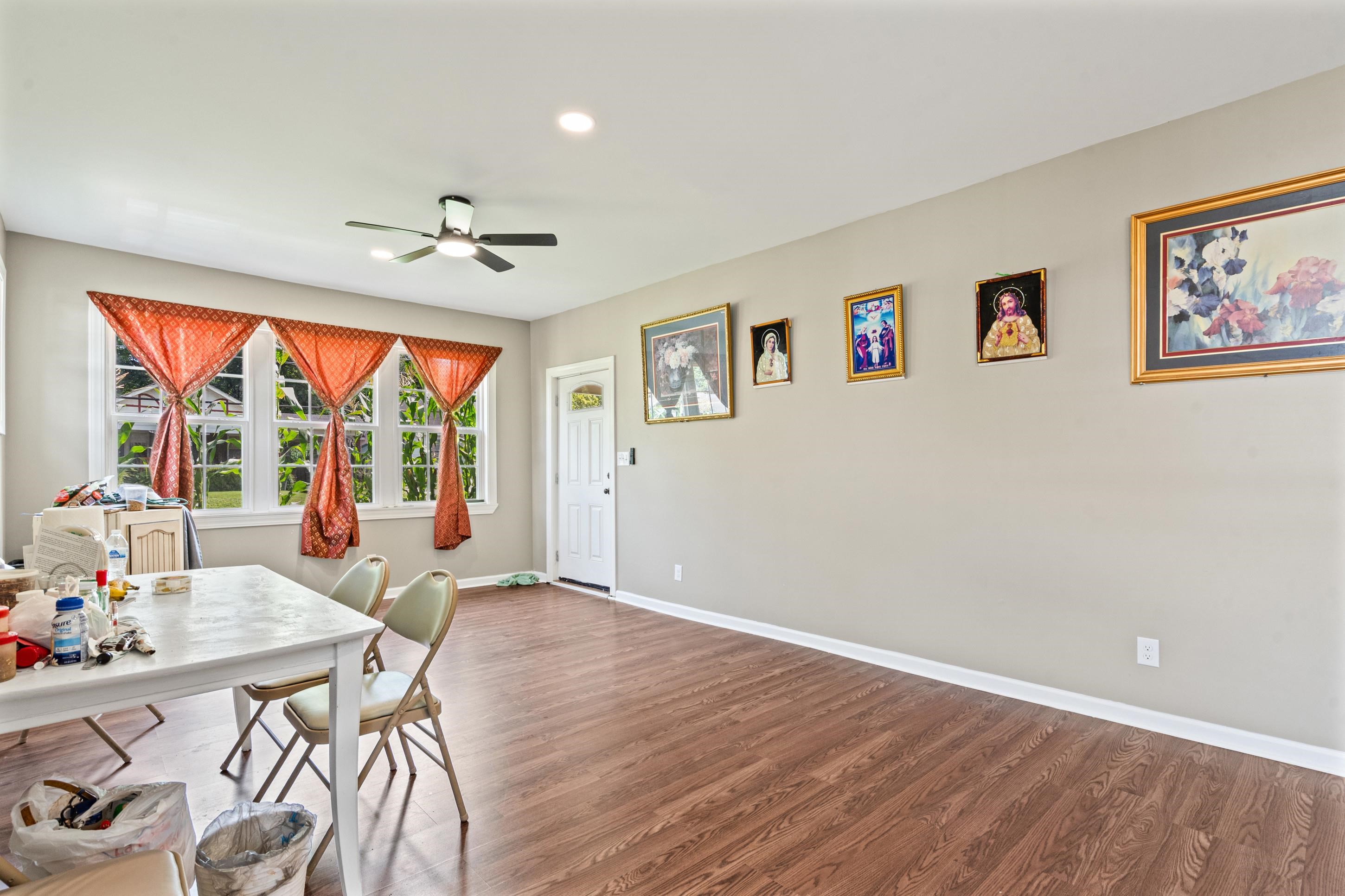 3526 Powell Ave Property Photo 4