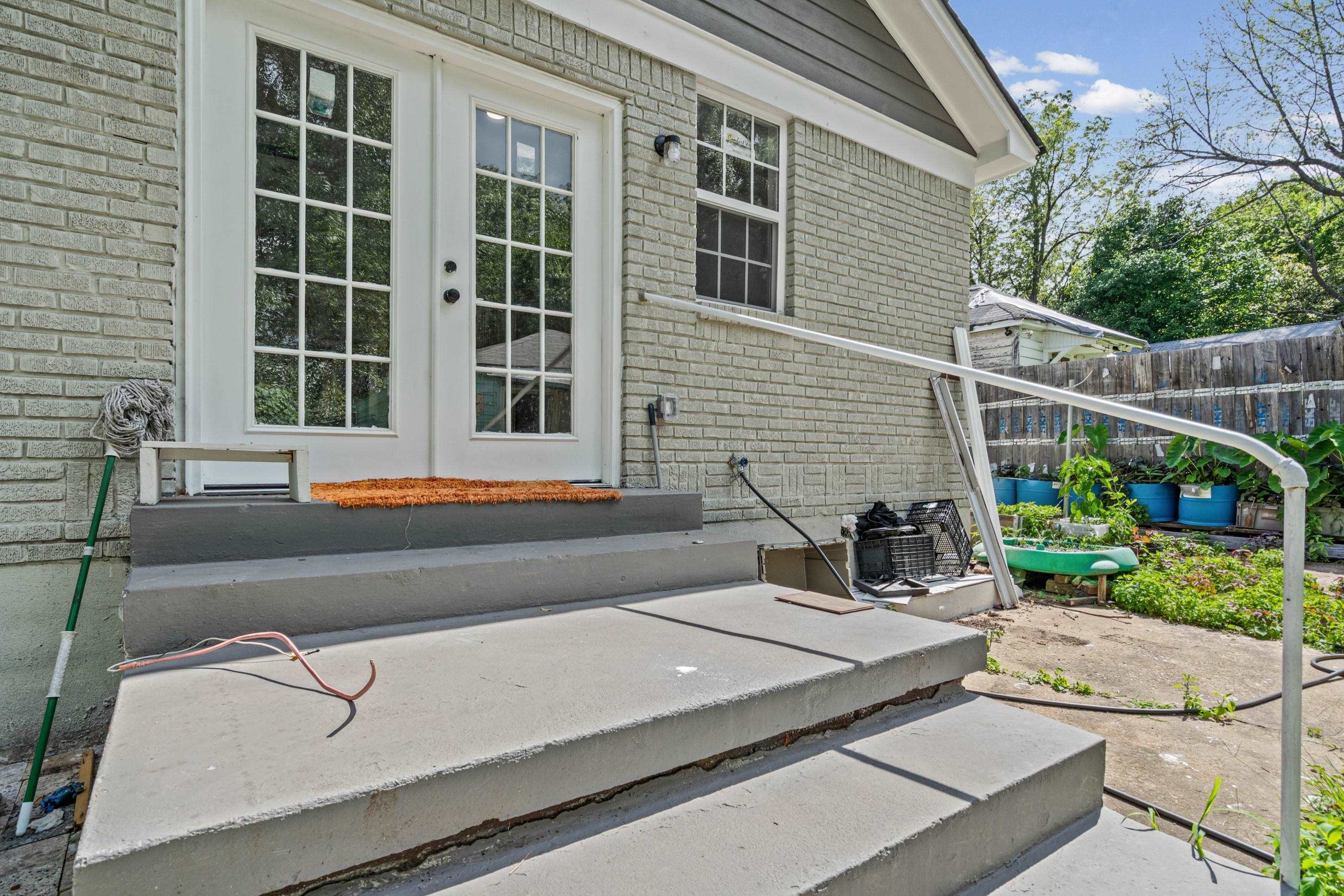 3526 Powell Ave Property Photo 16