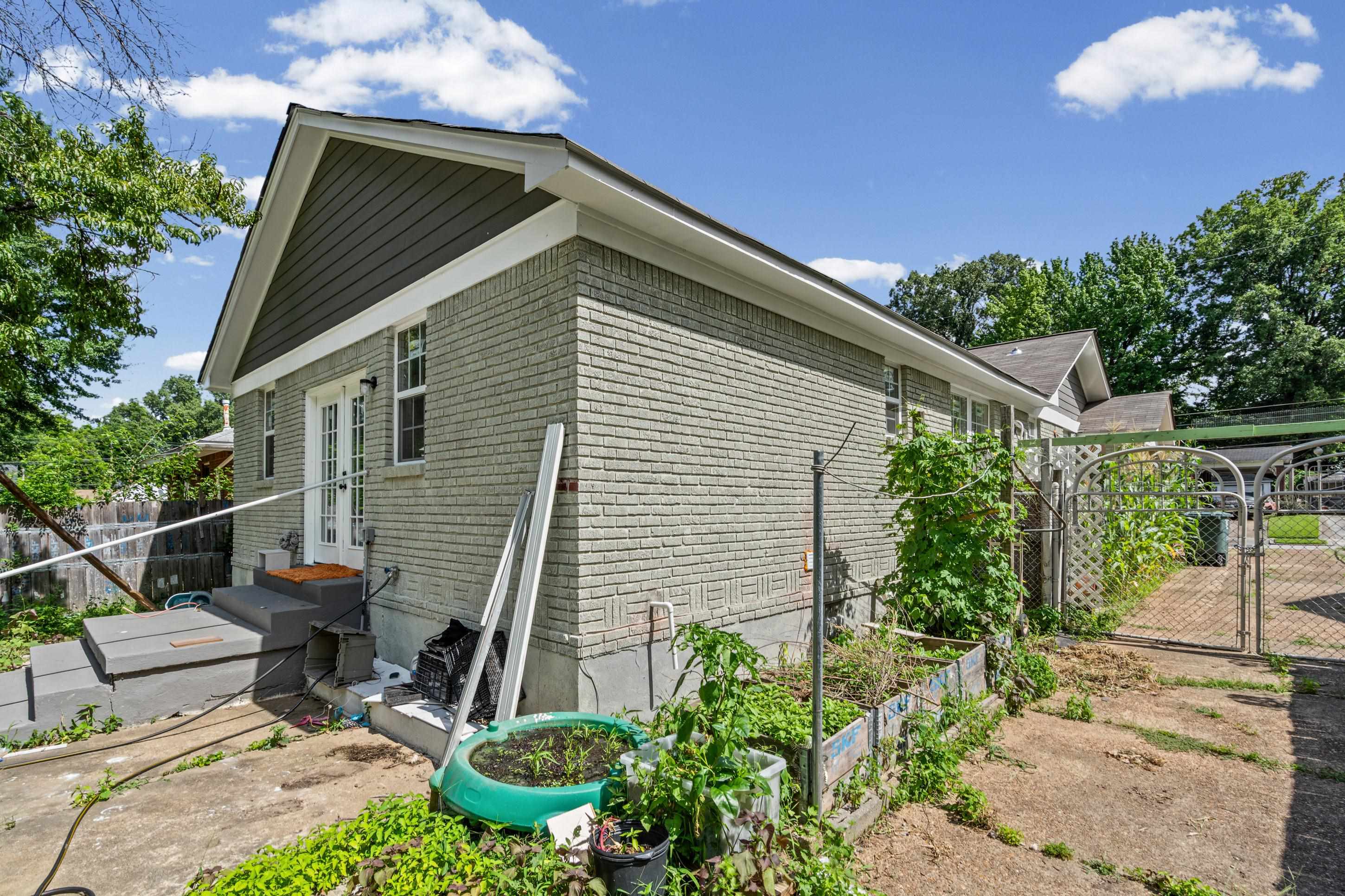 3526 Powell Ave Property Photo 17