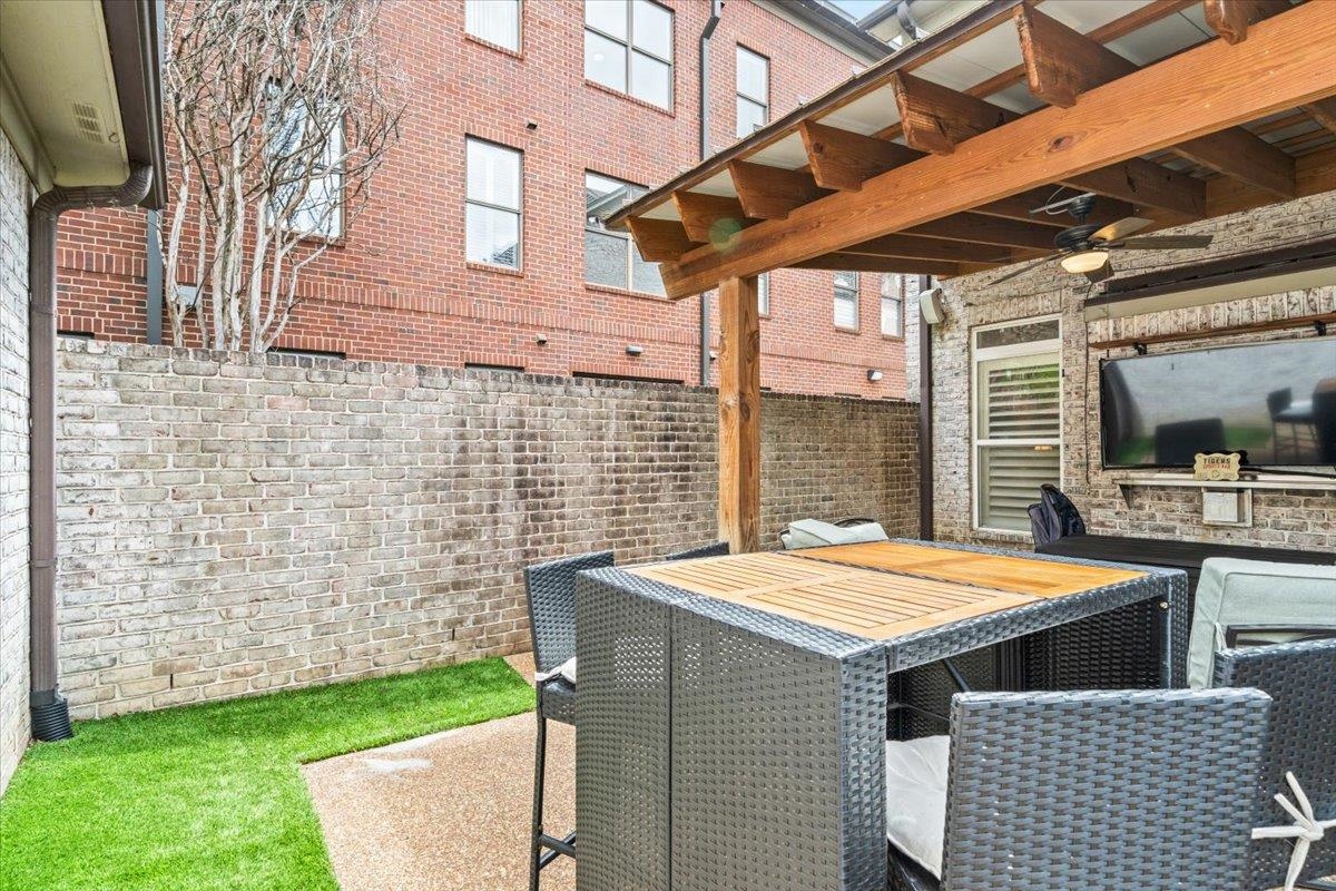 4 Mina Ave Property Photo 23