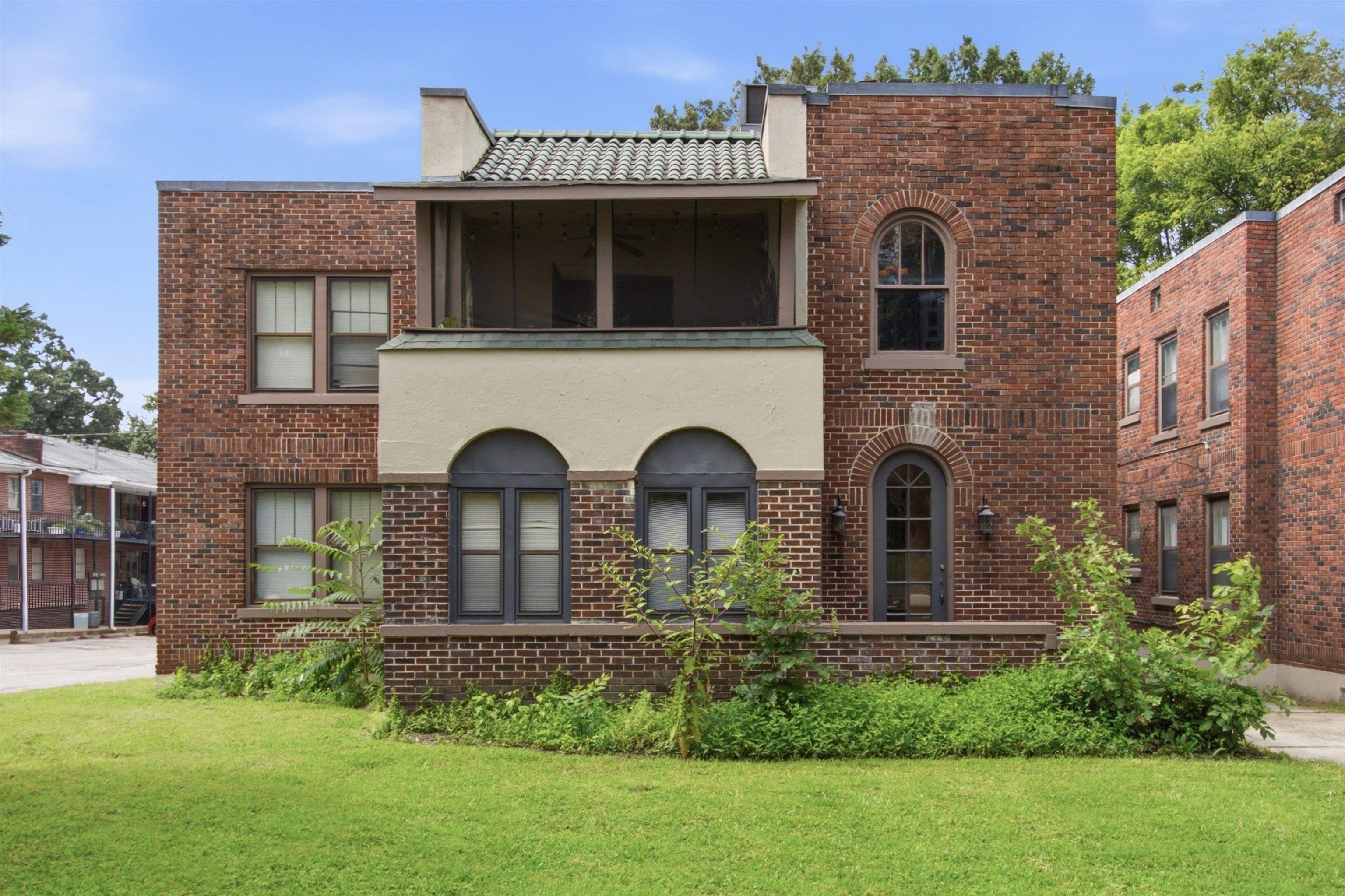 2305 MADISON AVE Property Photo 1