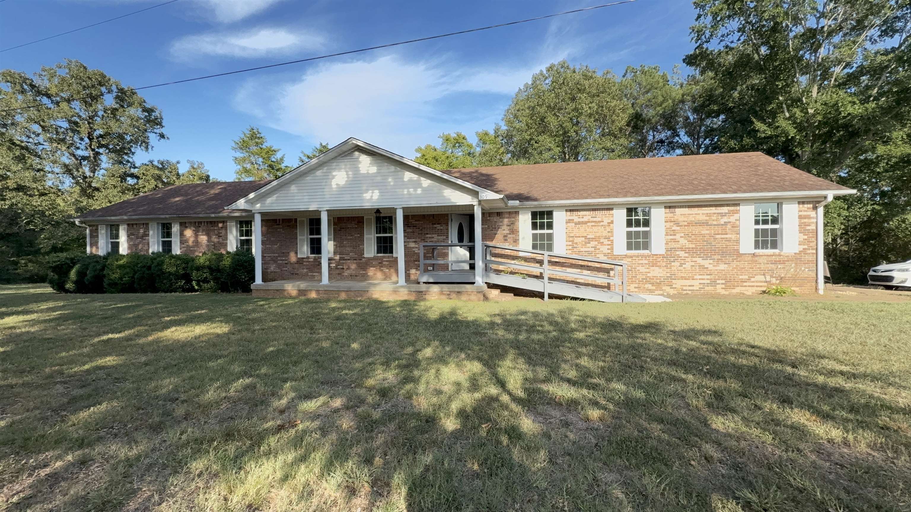 309 KIRKPATRICK DR Property Photo 1