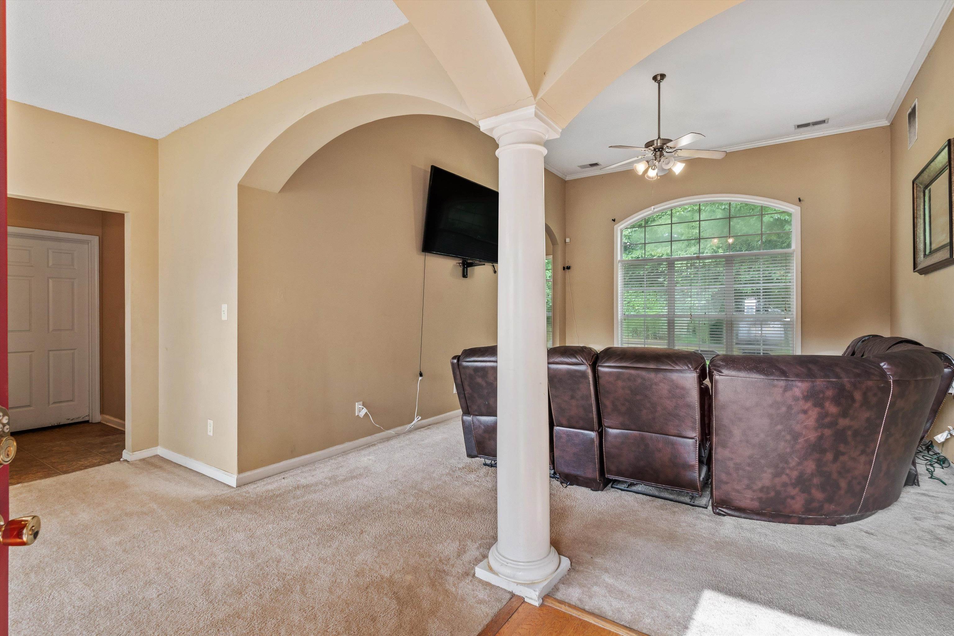 1626 Sutton Meadow Ln Property Photo 3
