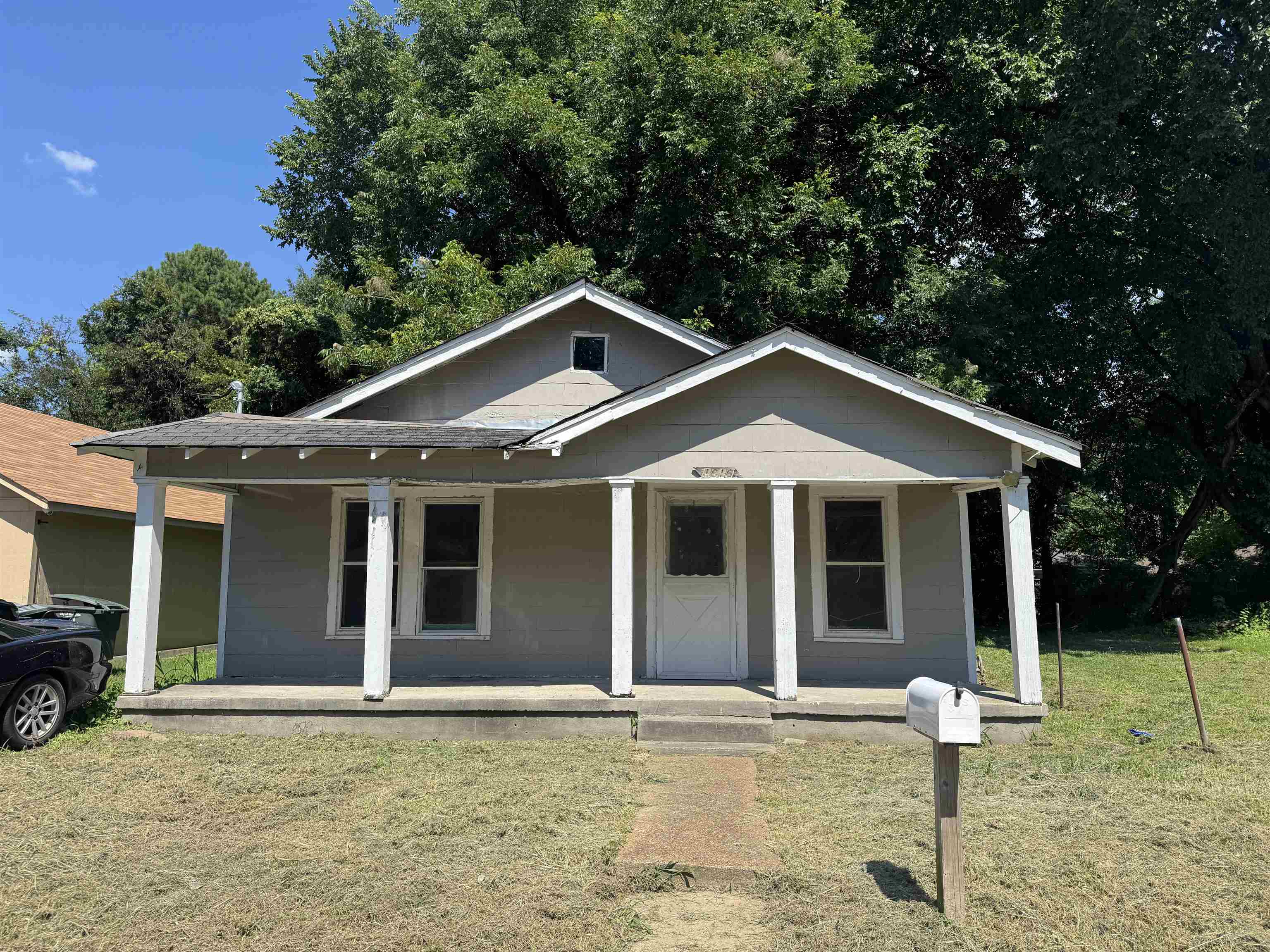 1616 Harmen St Property Photo 1