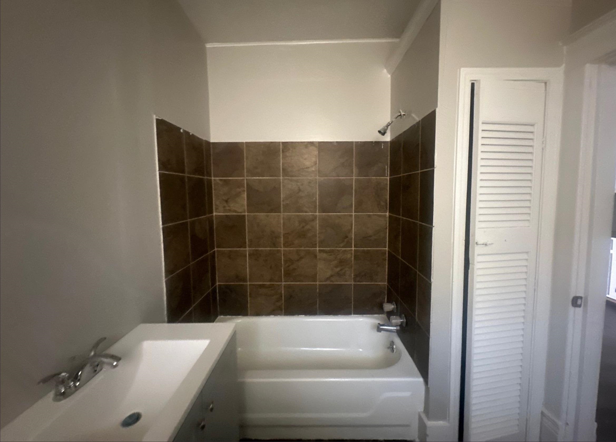 1165 Rayner St Property Photo 13