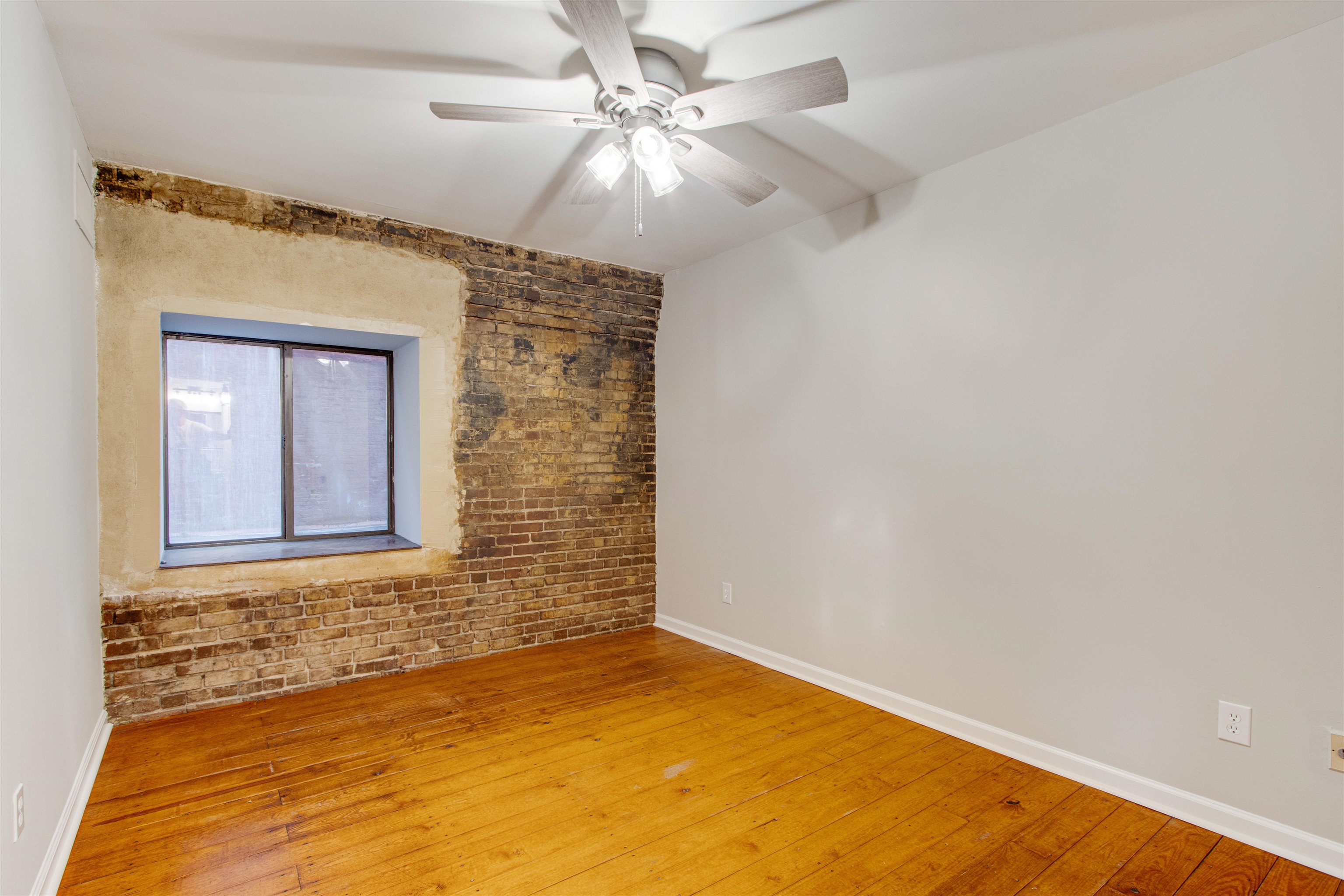 107 S Front St 25 Property Photo 10