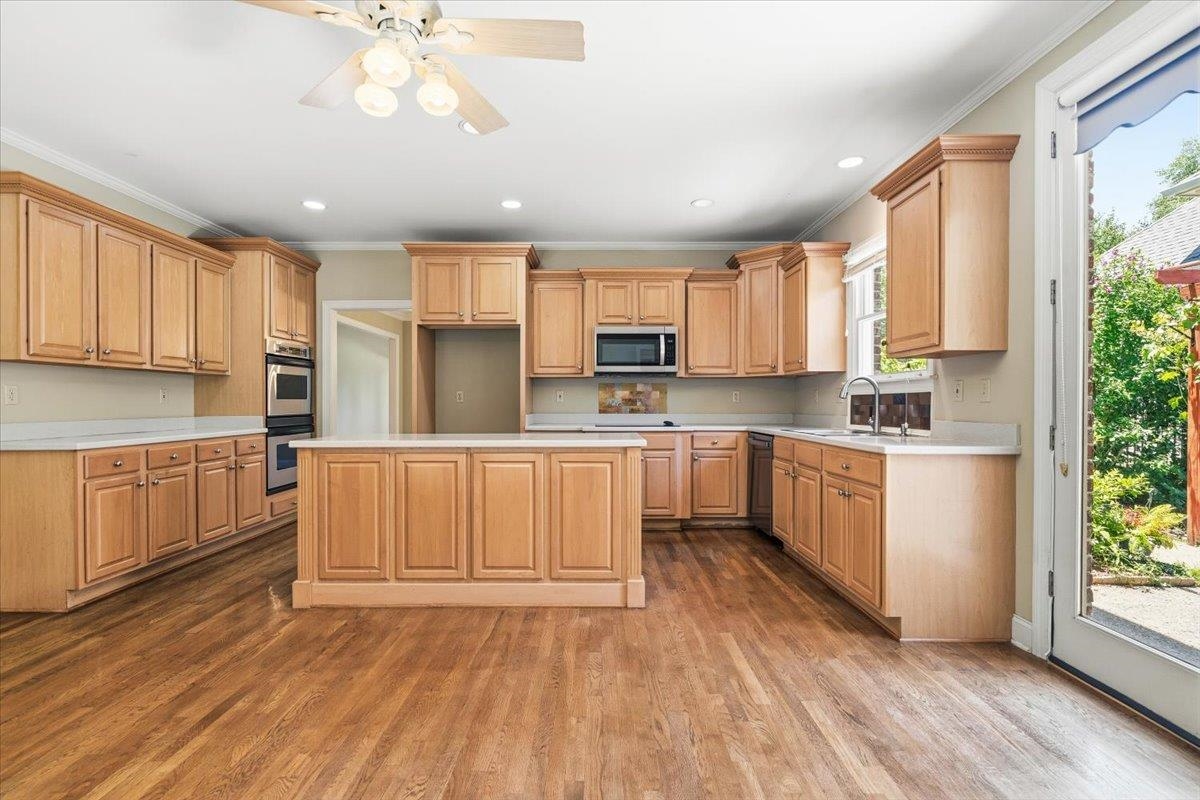 10211 Carnegie Club Dr Property Photo 14