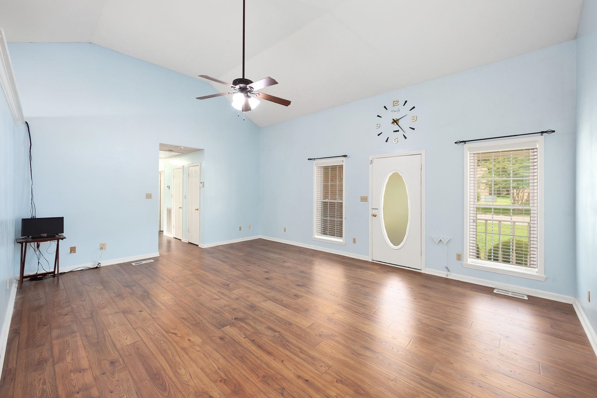 2645 Clifton Dr Property Photo 6