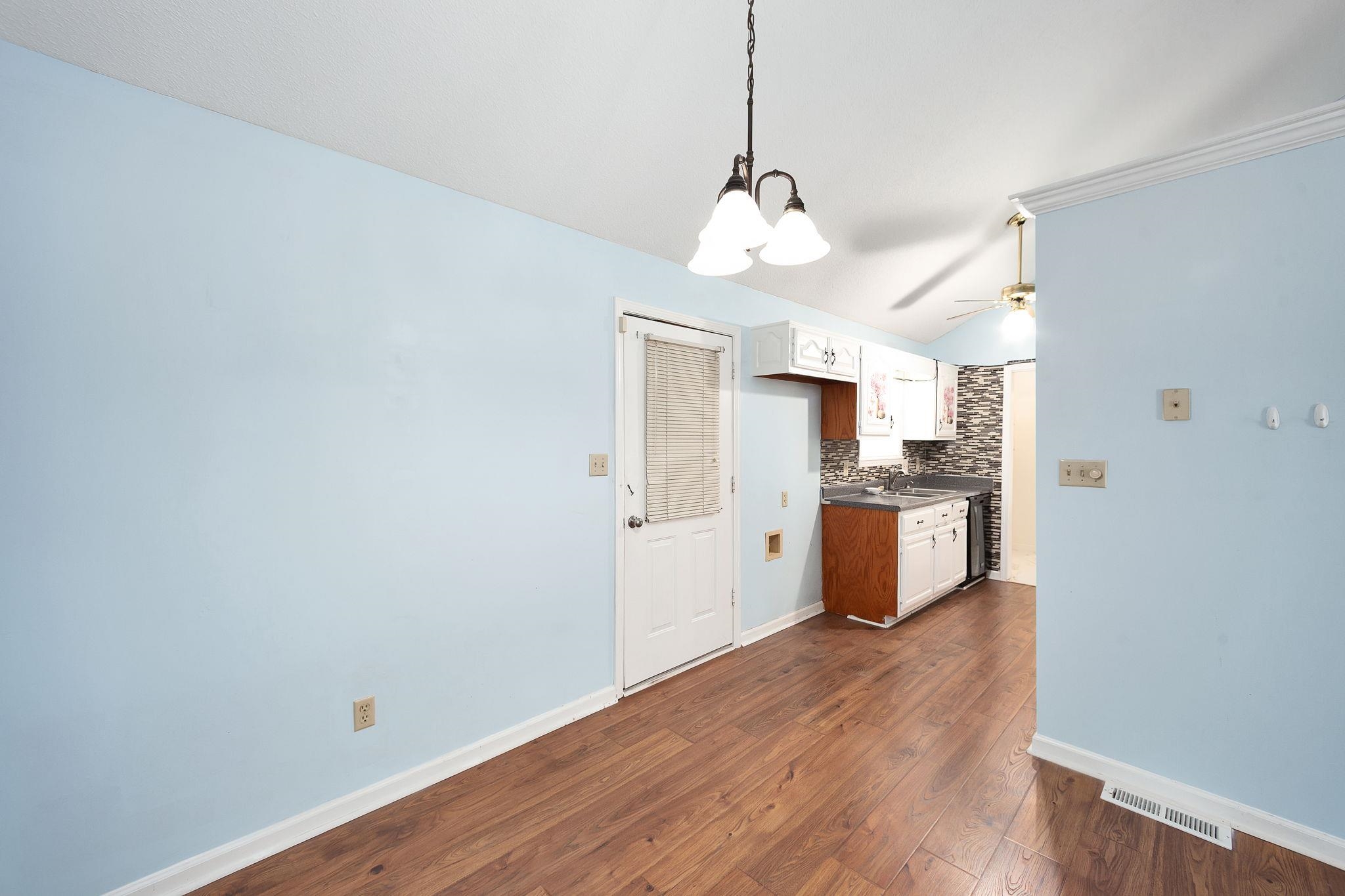 2645 Clifton Dr Property Photo 7