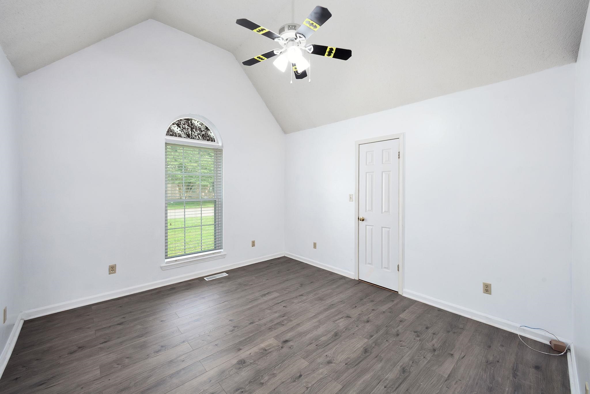 2645 Clifton Dr Property Photo 18