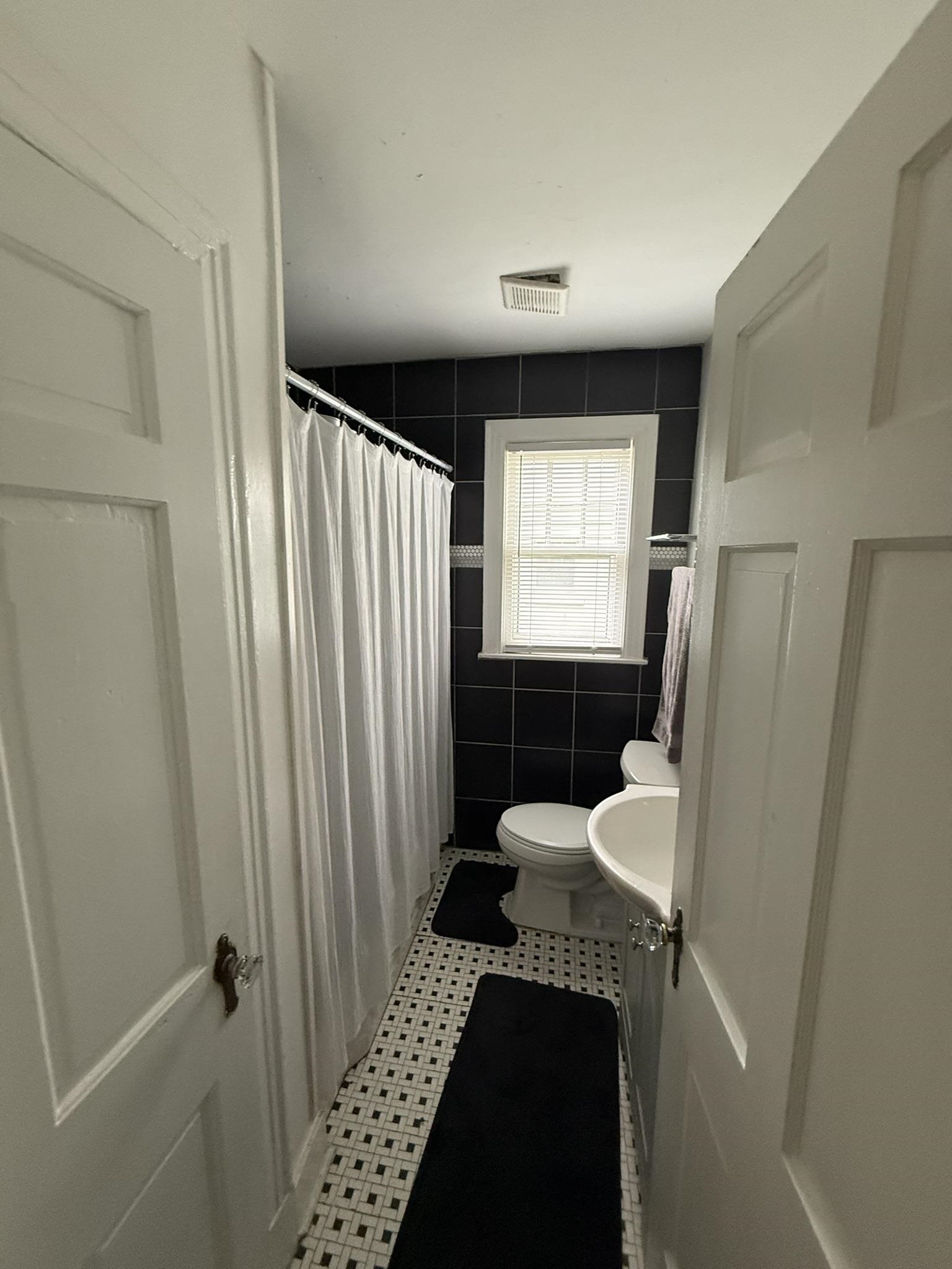 1594 N Parkway Ave Property Photo 3