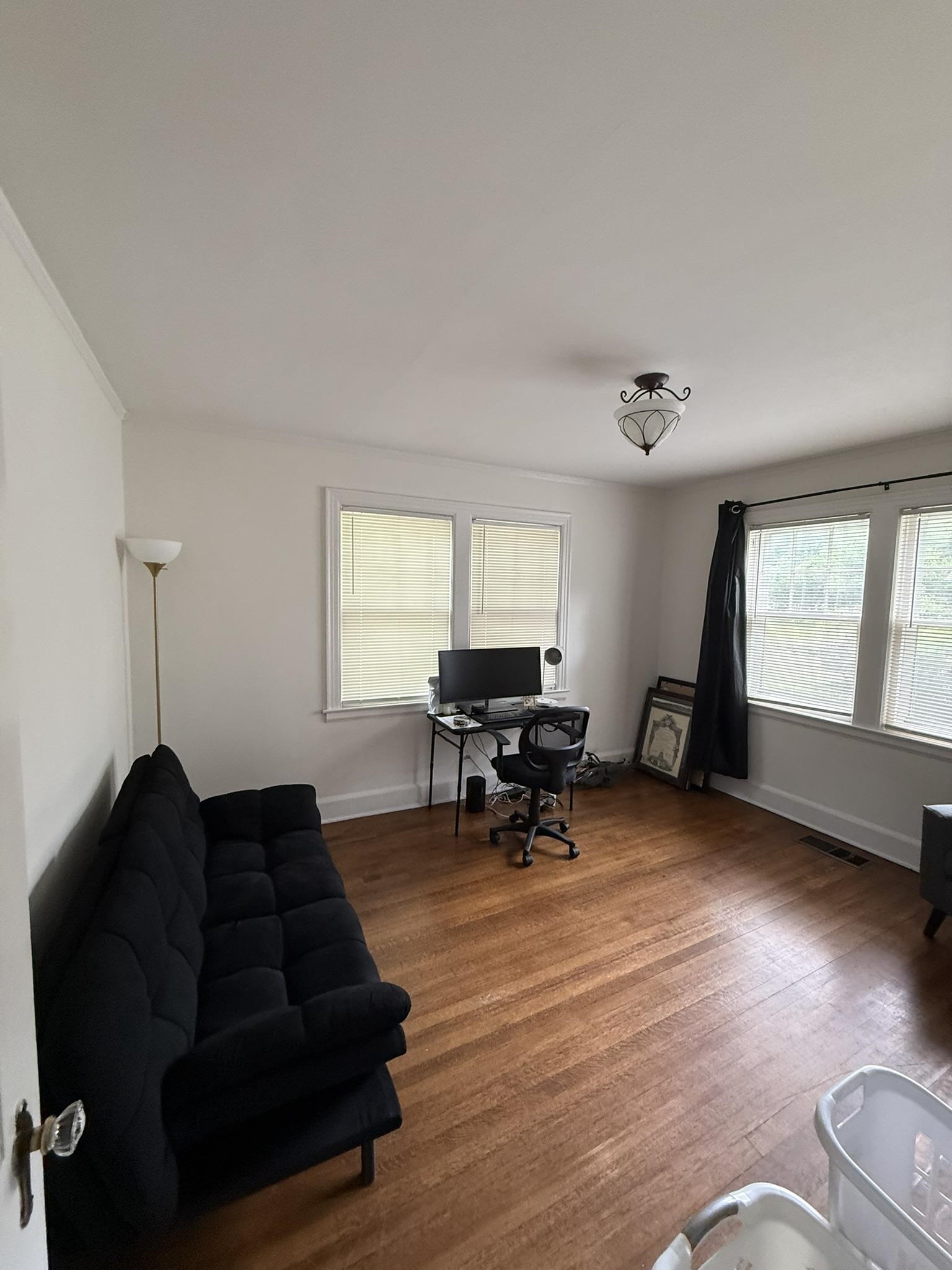1594 N Parkway Ave Property Photo 4