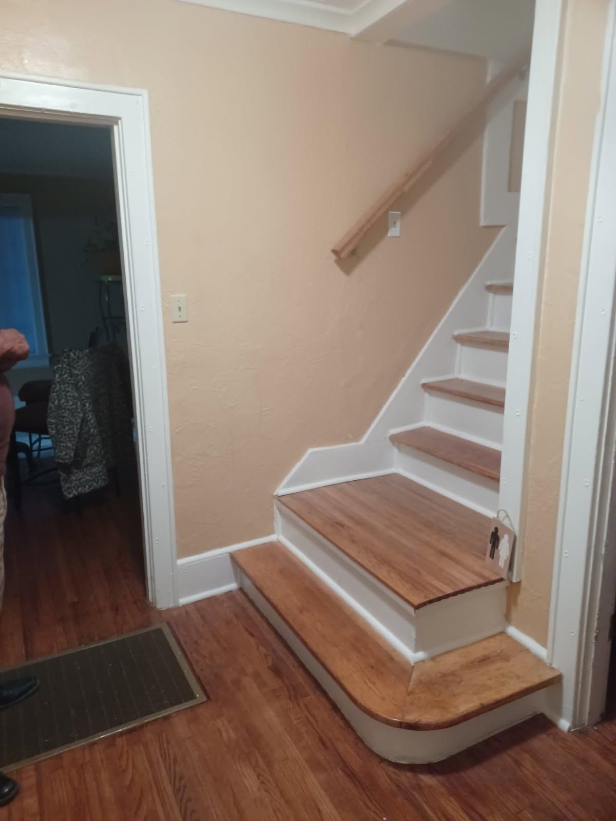 1351 E Mallory Ave Property Photo 2