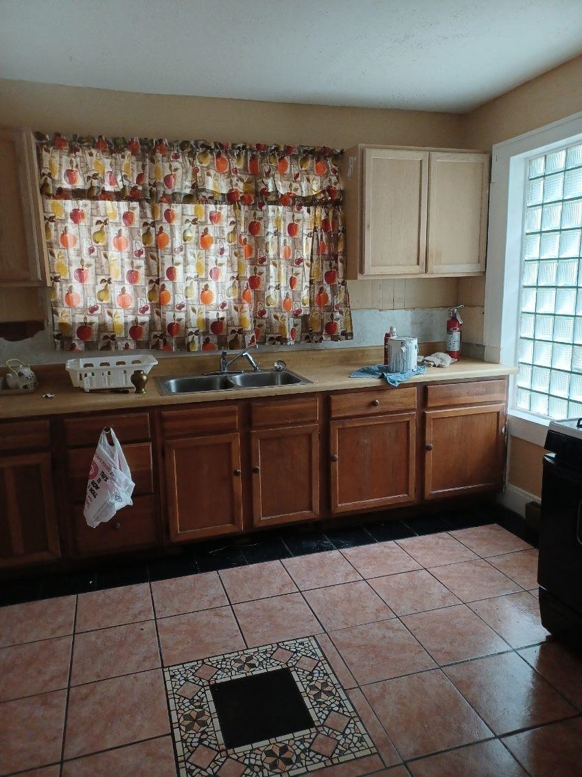 1351 E Mallory Ave Property Photo 14
