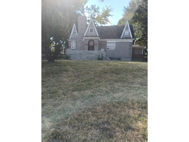 1351 E Mallory Ave Property Photo 24