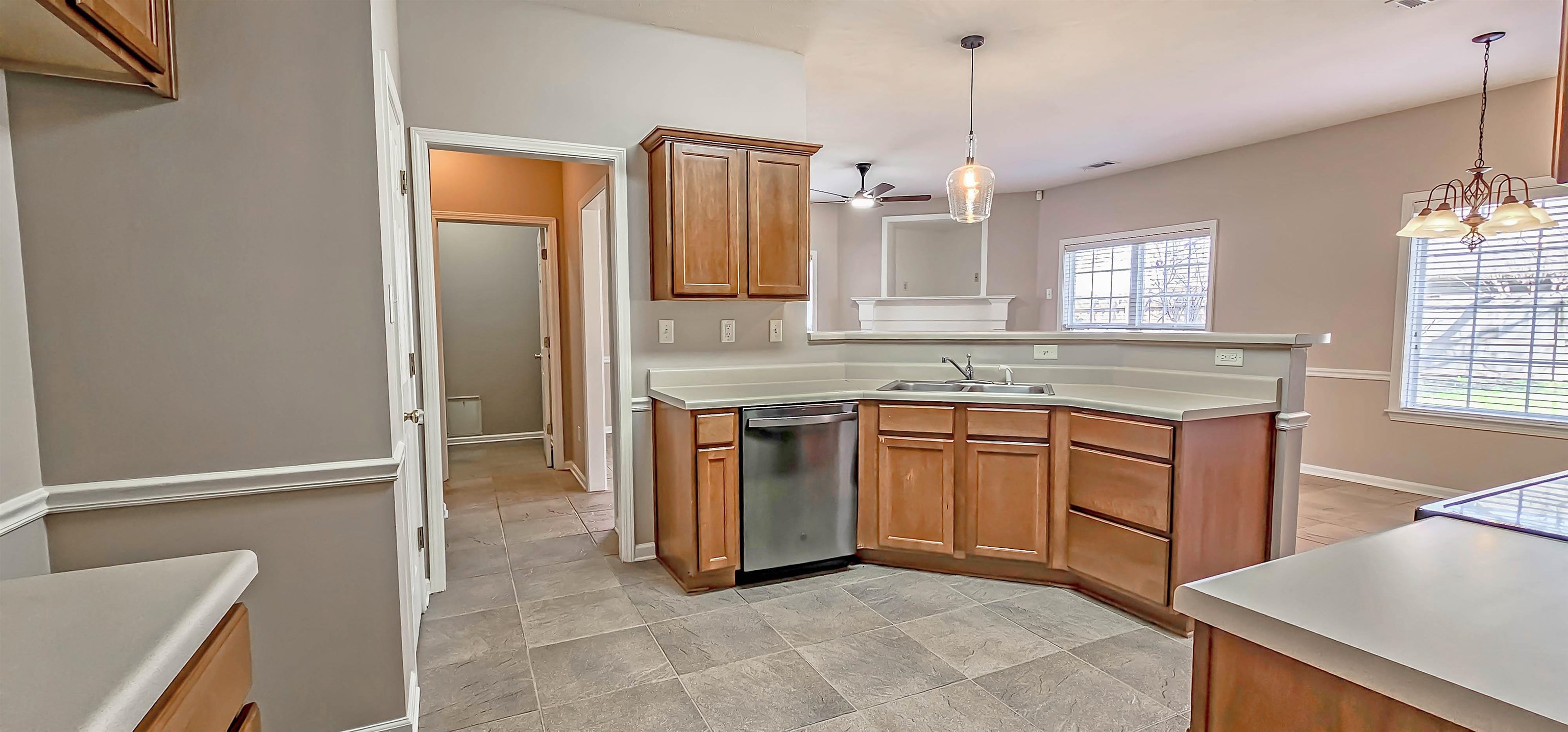 8678 Ashbury Oak Dr Property Photo 6