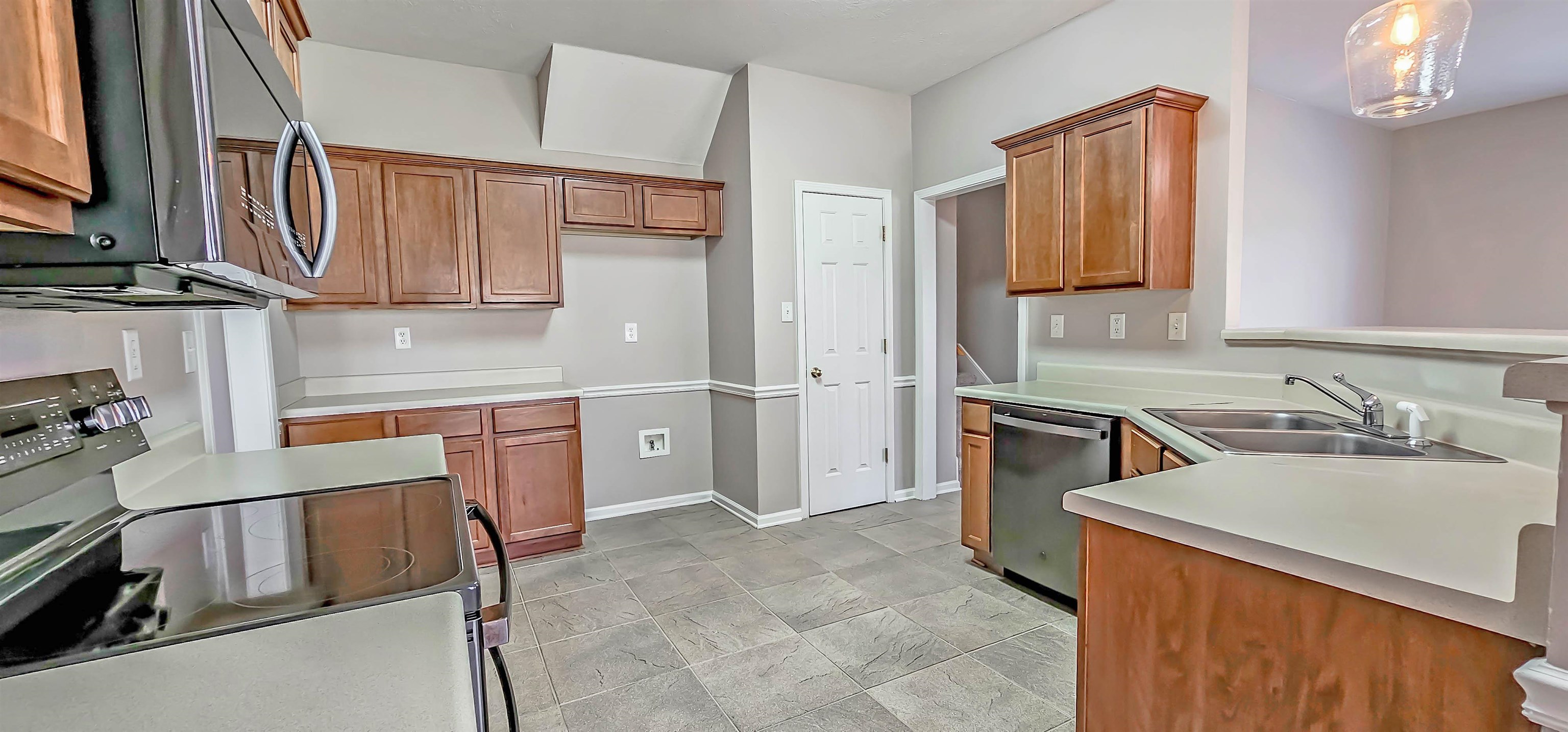 8678 Ashbury Oak Dr Property Photo 7