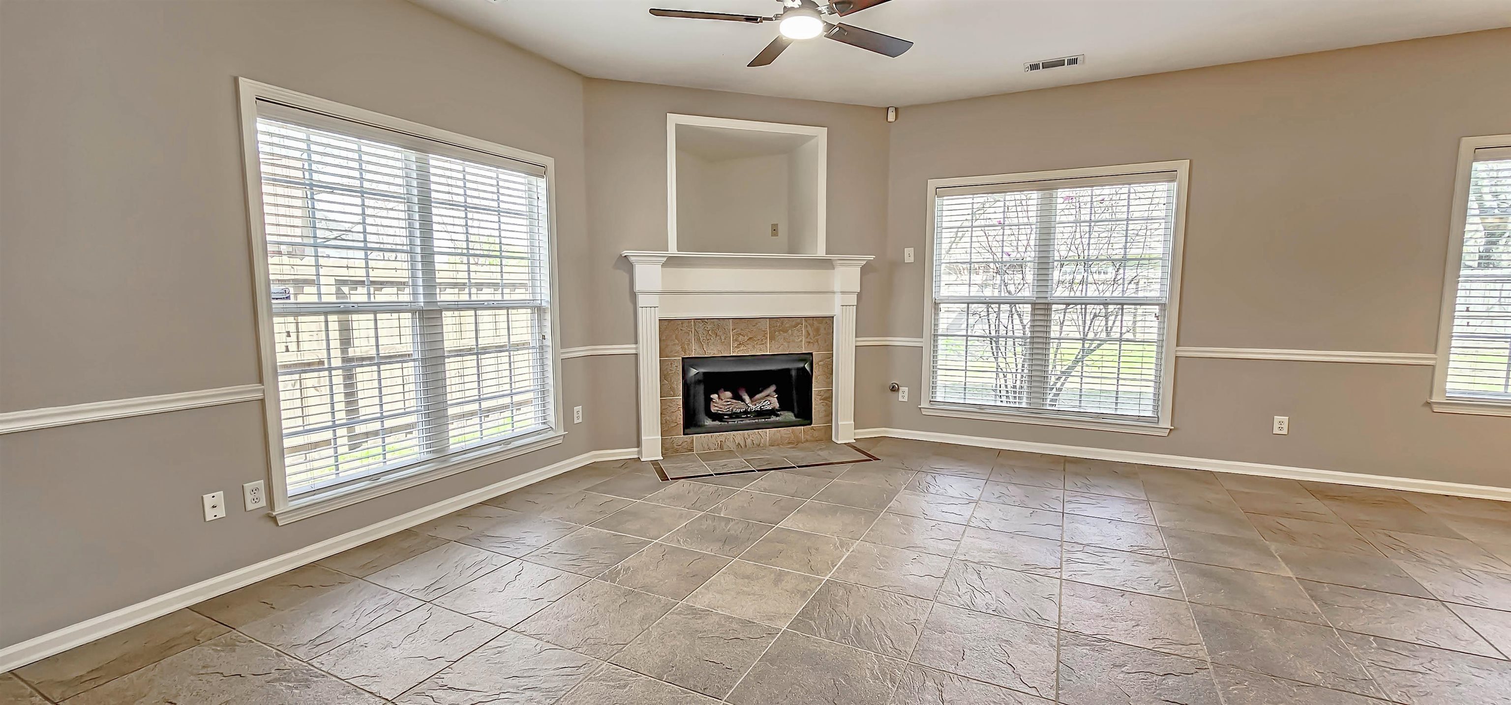 8678 Ashbury Oak Dr Property Photo 12