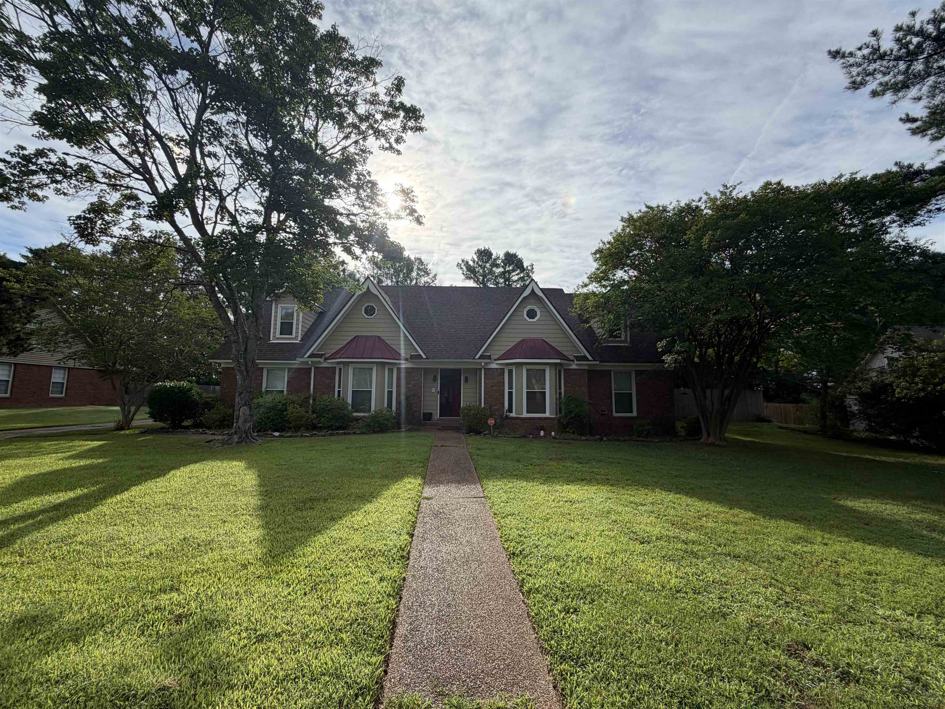 956 Rolling Oaks Ln Property Photo 1