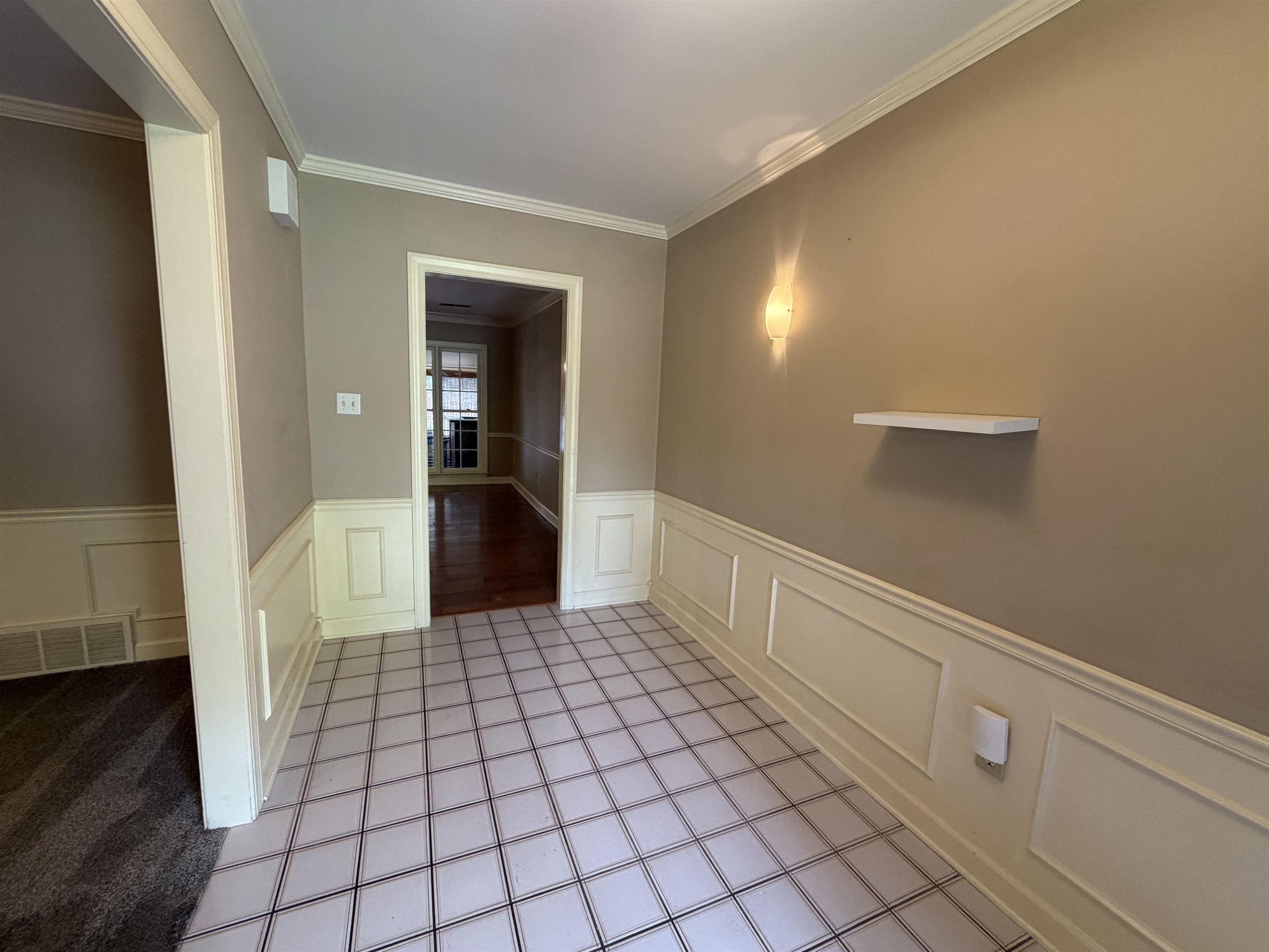 956 Rolling Oaks Ln Property Photo 4