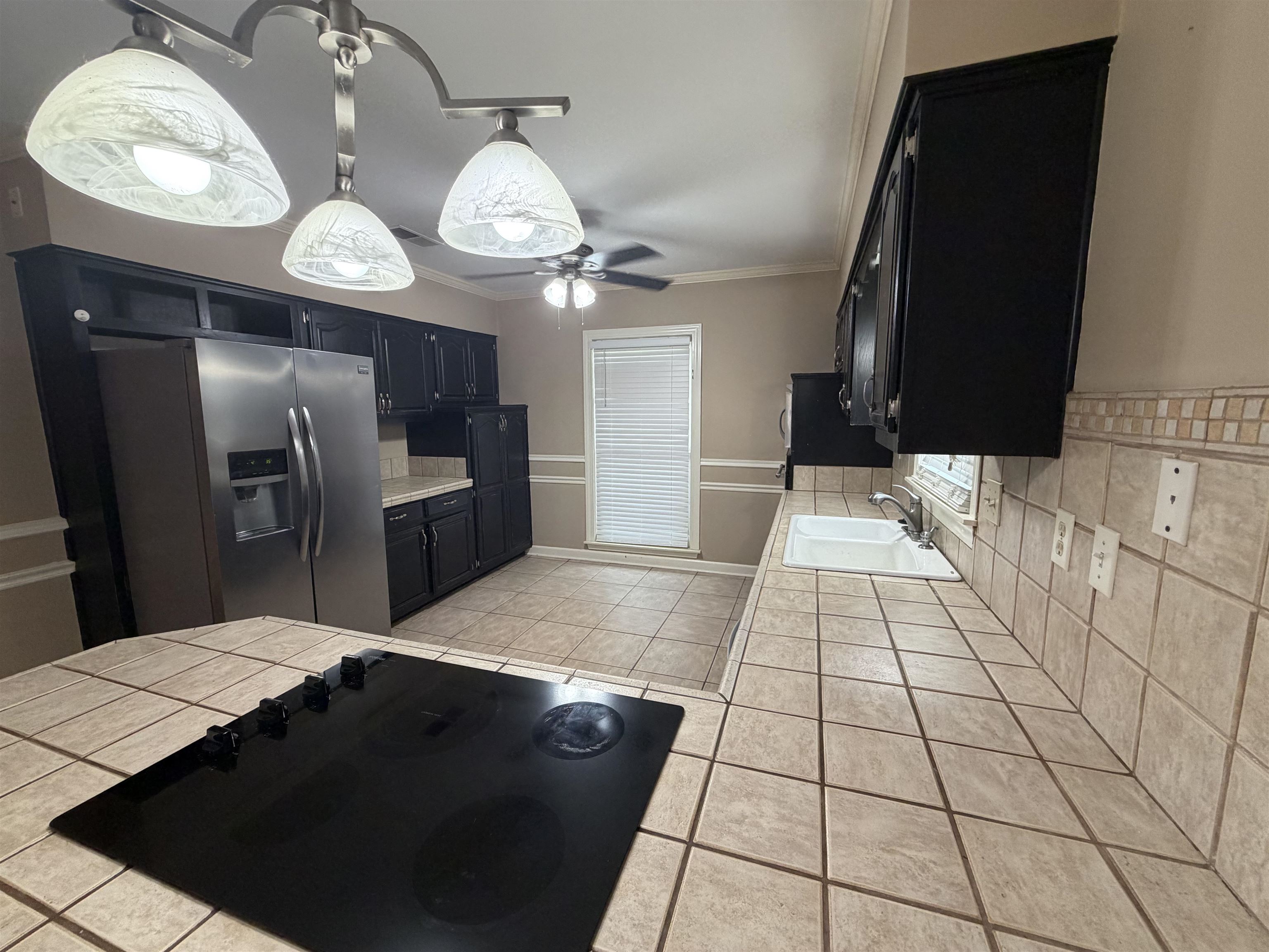 956 Rolling Oaks Ln Property Photo 6