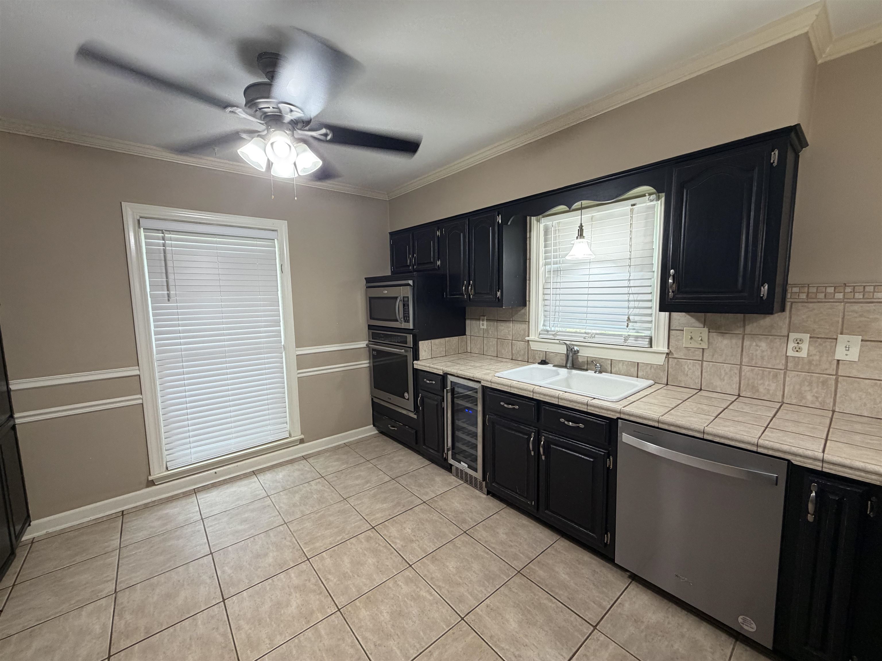 956 Rolling Oaks Ln Property Photo 7